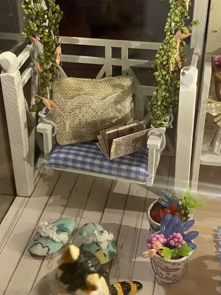 Rumboks DIY "Mushukcha yotoqxonasi" yoritgich bilan, konstruktor, rus tilidagi ko'rsatma