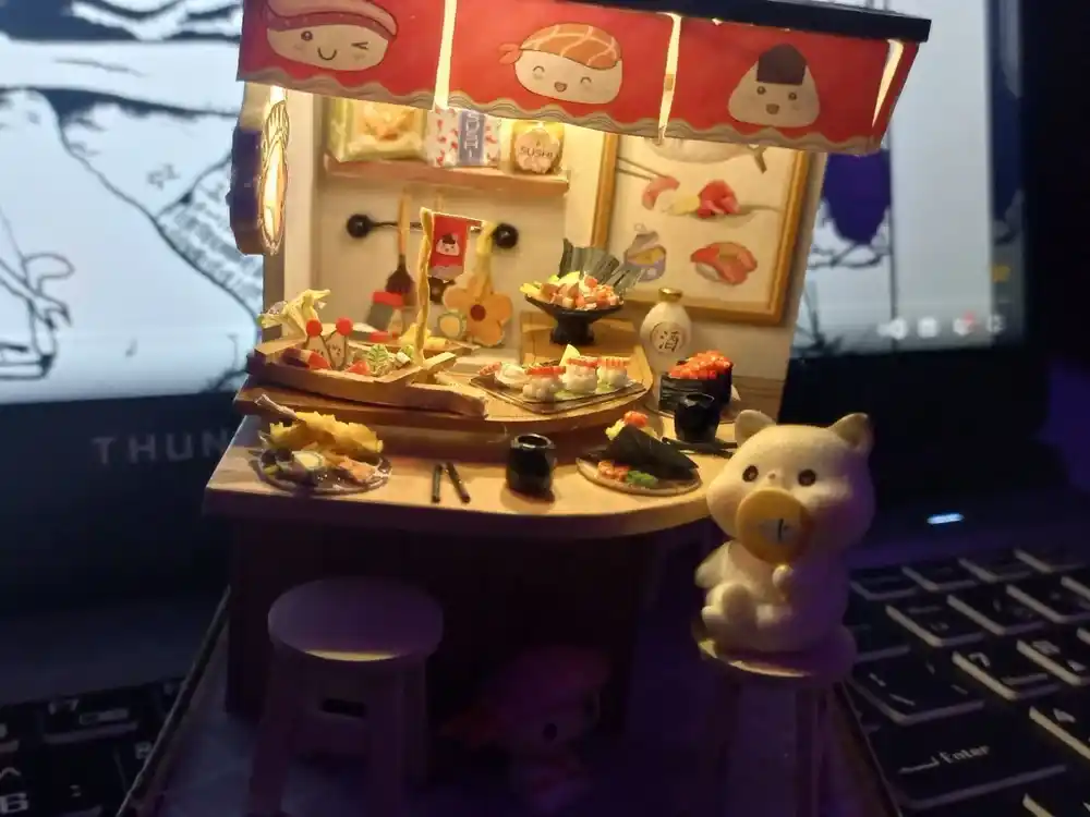Suvda suzuvchi kemalar butulkada: "Titanik", "Qora Marjon", "One Piece", anti-stress