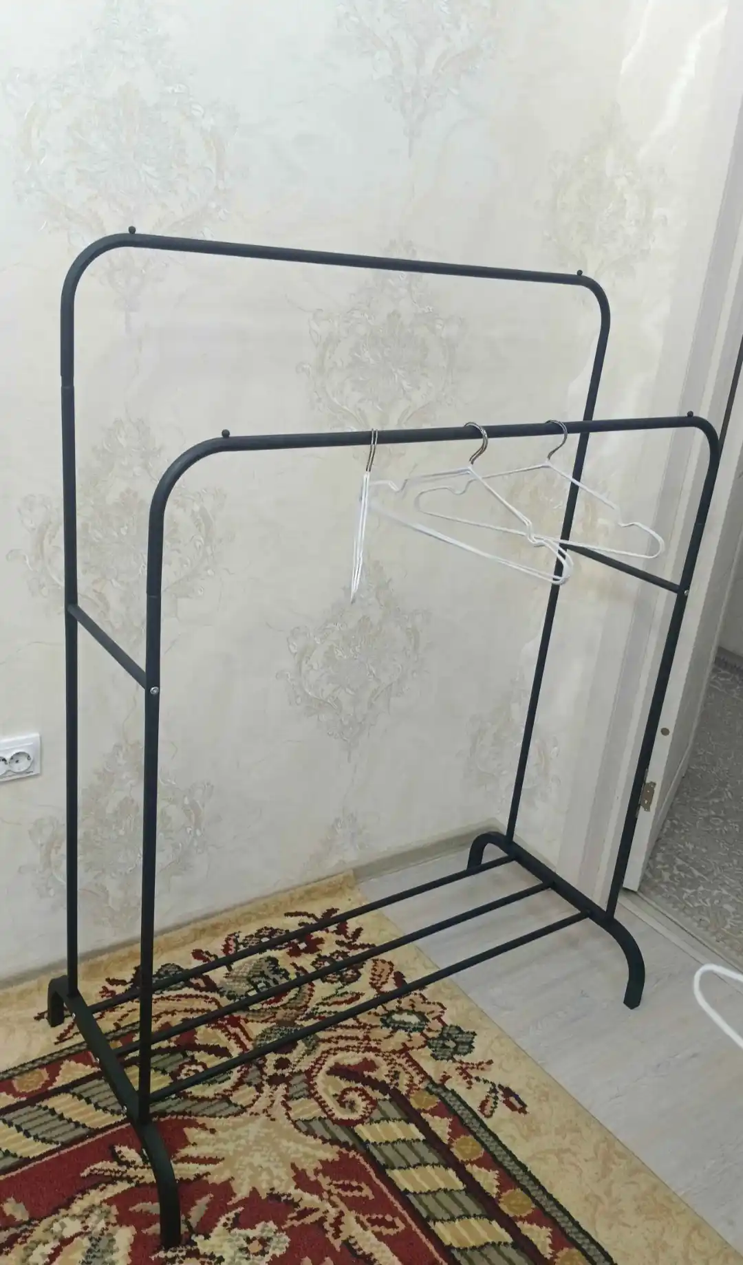 Ilgakli pol ilgich, kiyimlar uchun ustun, metall, 25 kg gacha