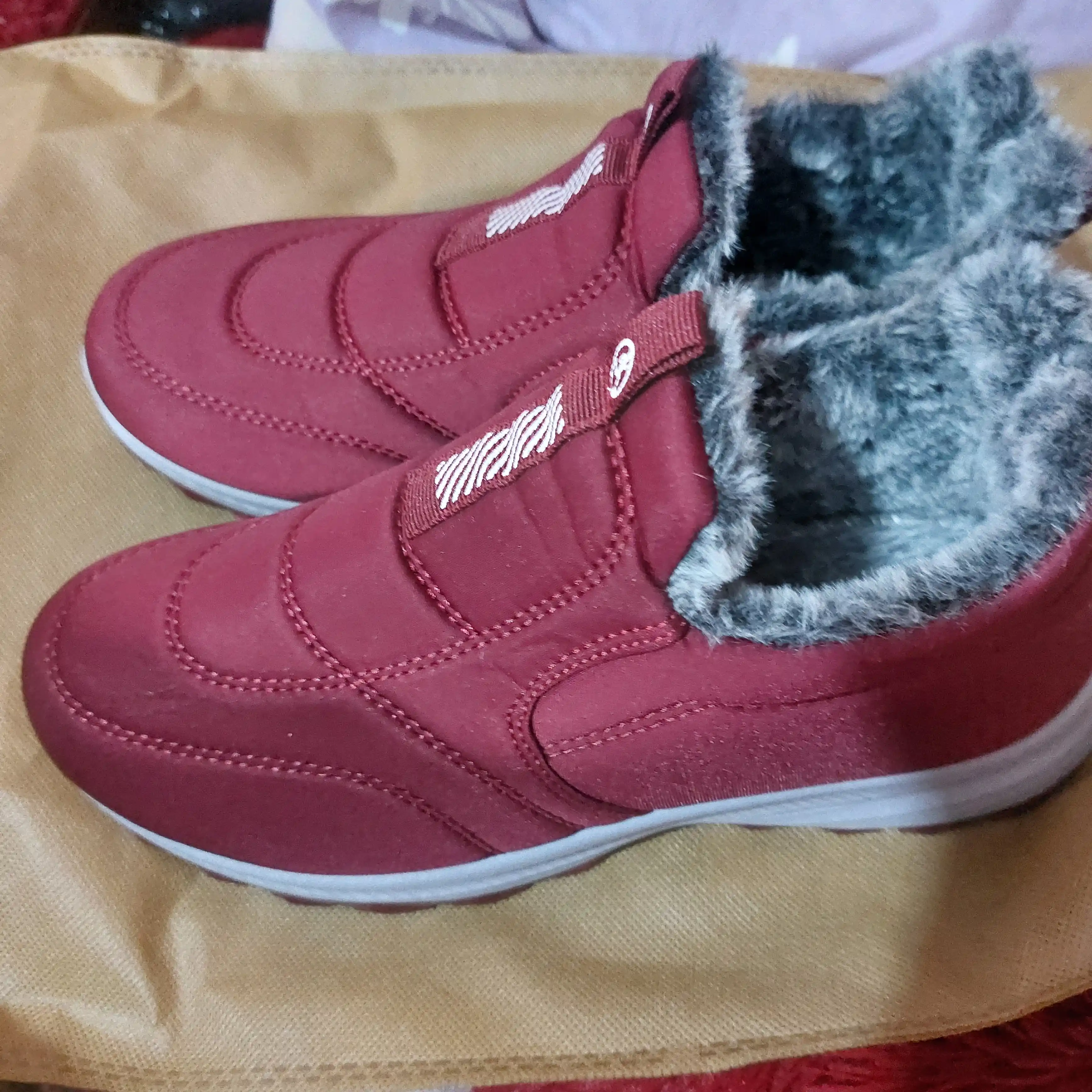 Ayollar sliponlari DISHER WarmStep, qishki, issiq, qulay, 1 o’lcham katta oling