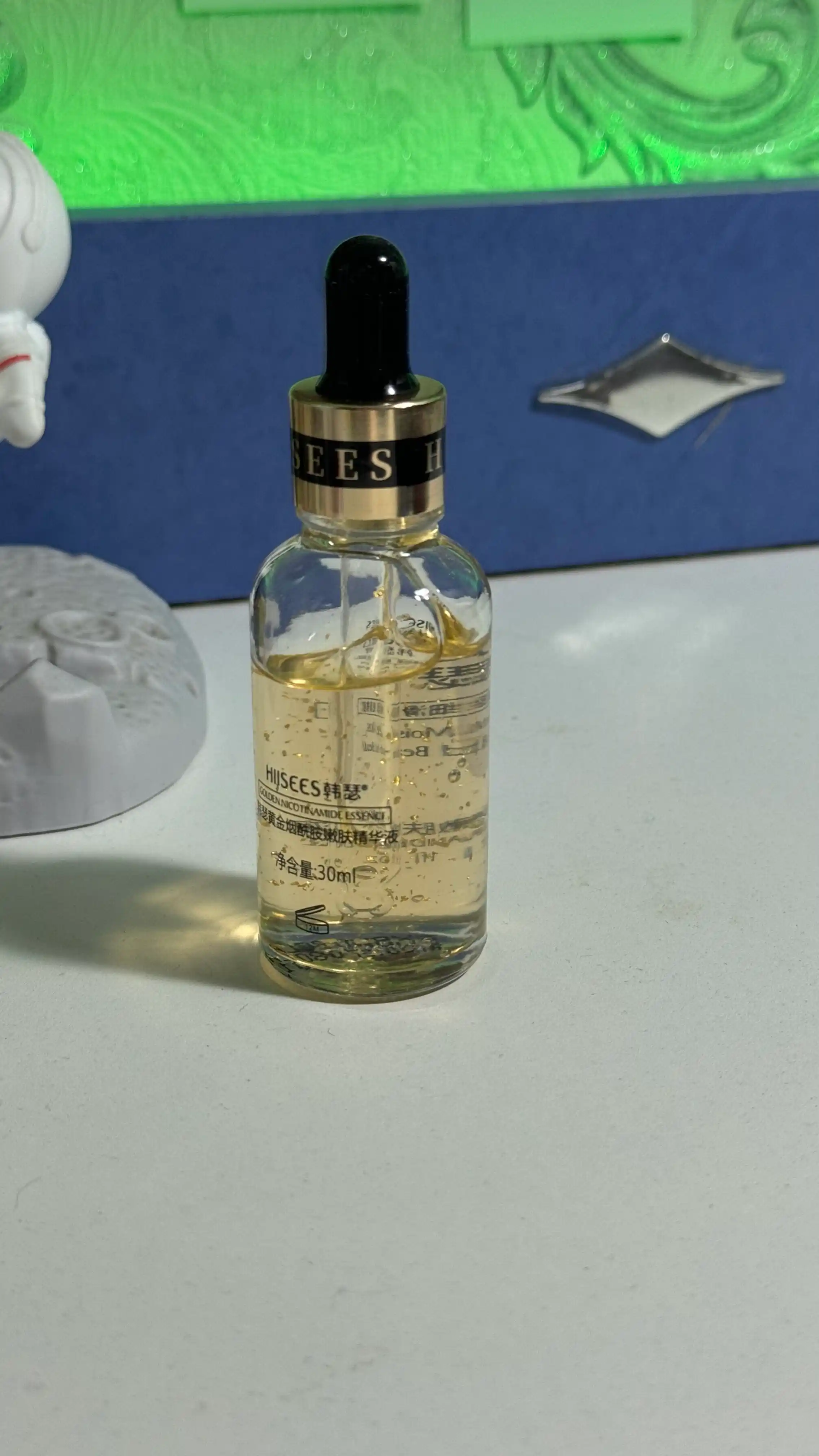 Yuz uchun zardob essensiya Hiisees, niatsinamid bilan, 100 ml