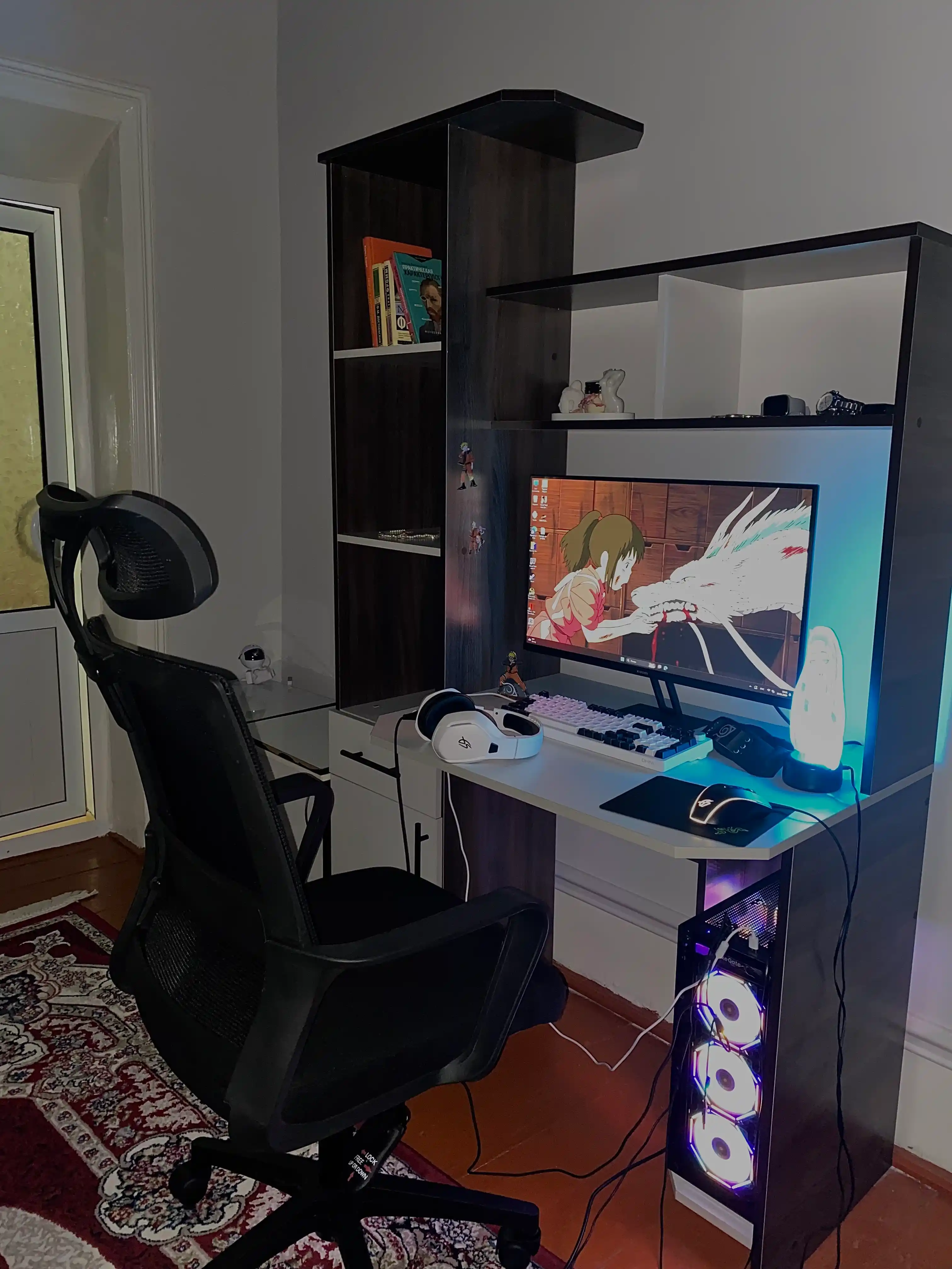Ofis, uy va boshqa xonalar uchun kreslolar, kompyuter kreslolari