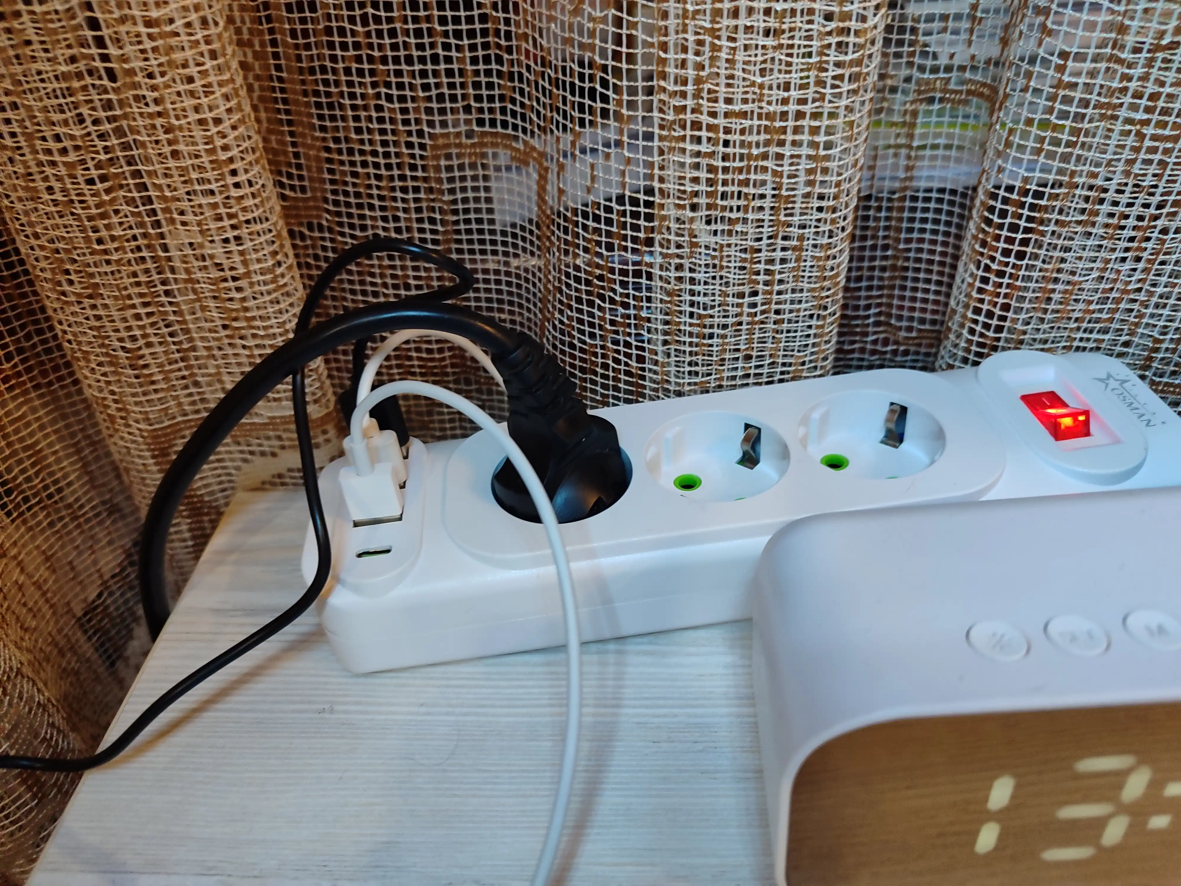 Удлинитель сетевой фильтр с предохранителем с USB 2