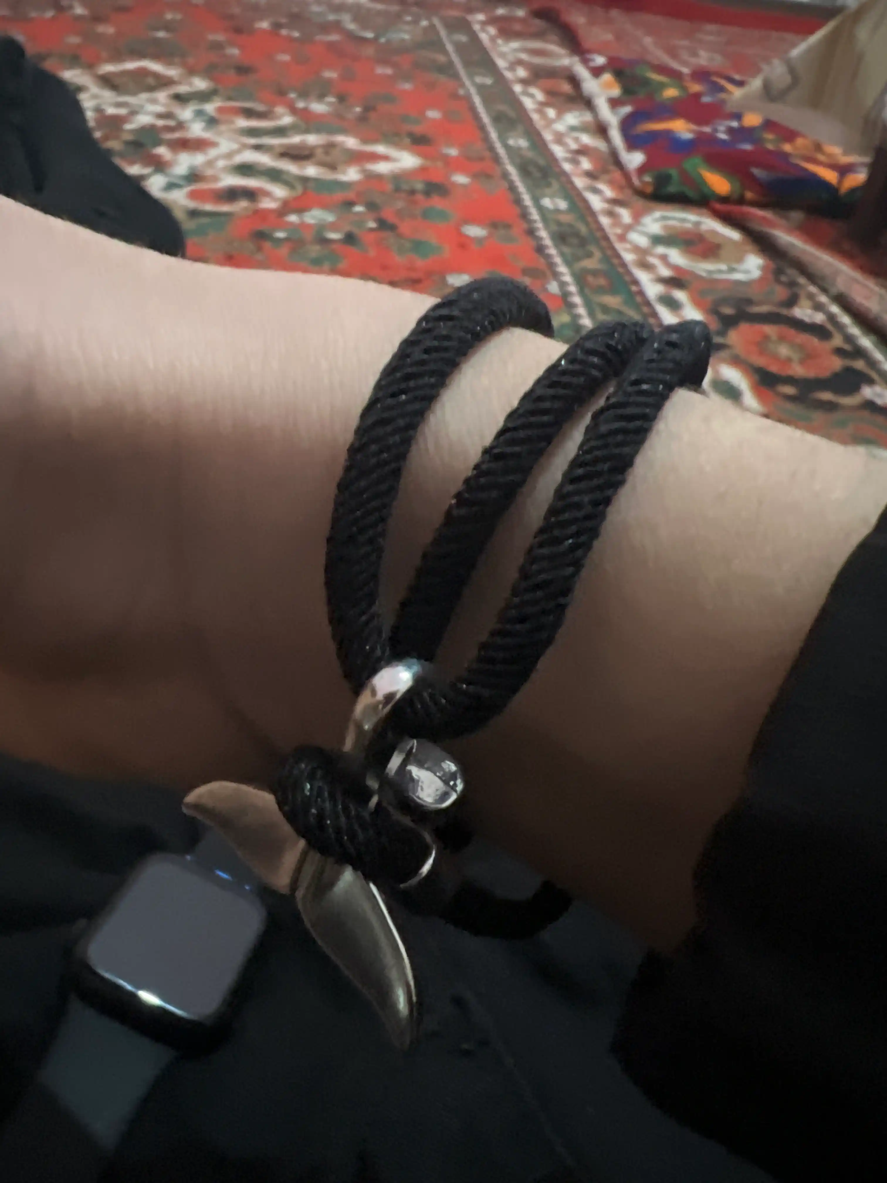Erkaklar va ayollar uchun ko'p qirrali bilaguzuk
