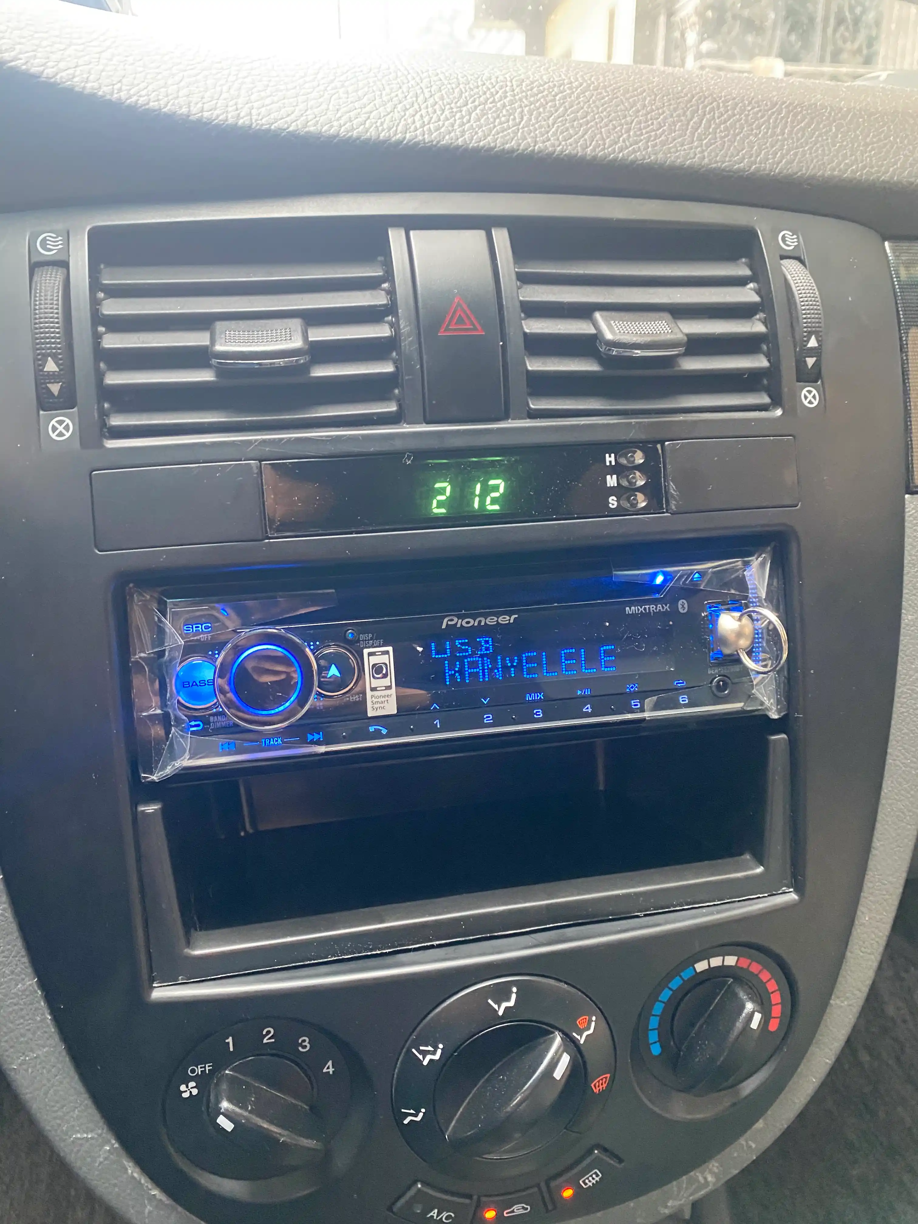 Автомагнитола Pioneer DEH-S5250BT магнитола