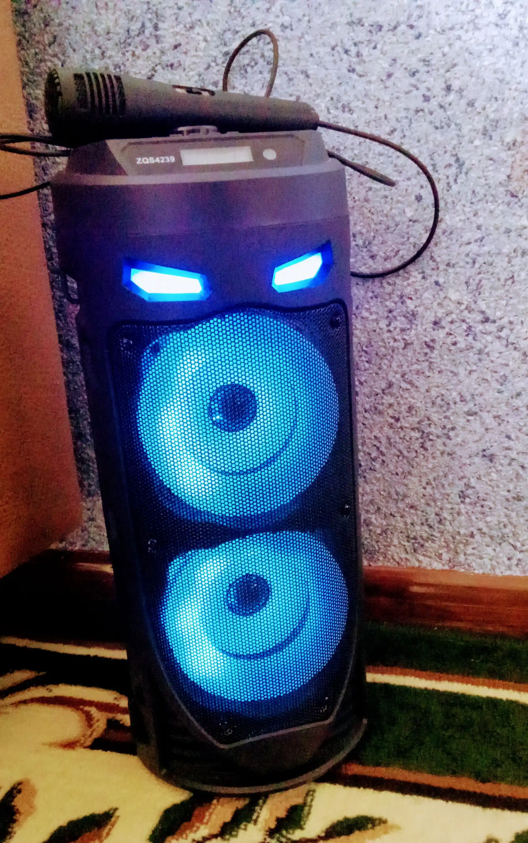 Караоке колонка ZQS4239 Bluetooth, с микрофоном, световым эффектом RGB, 40 см