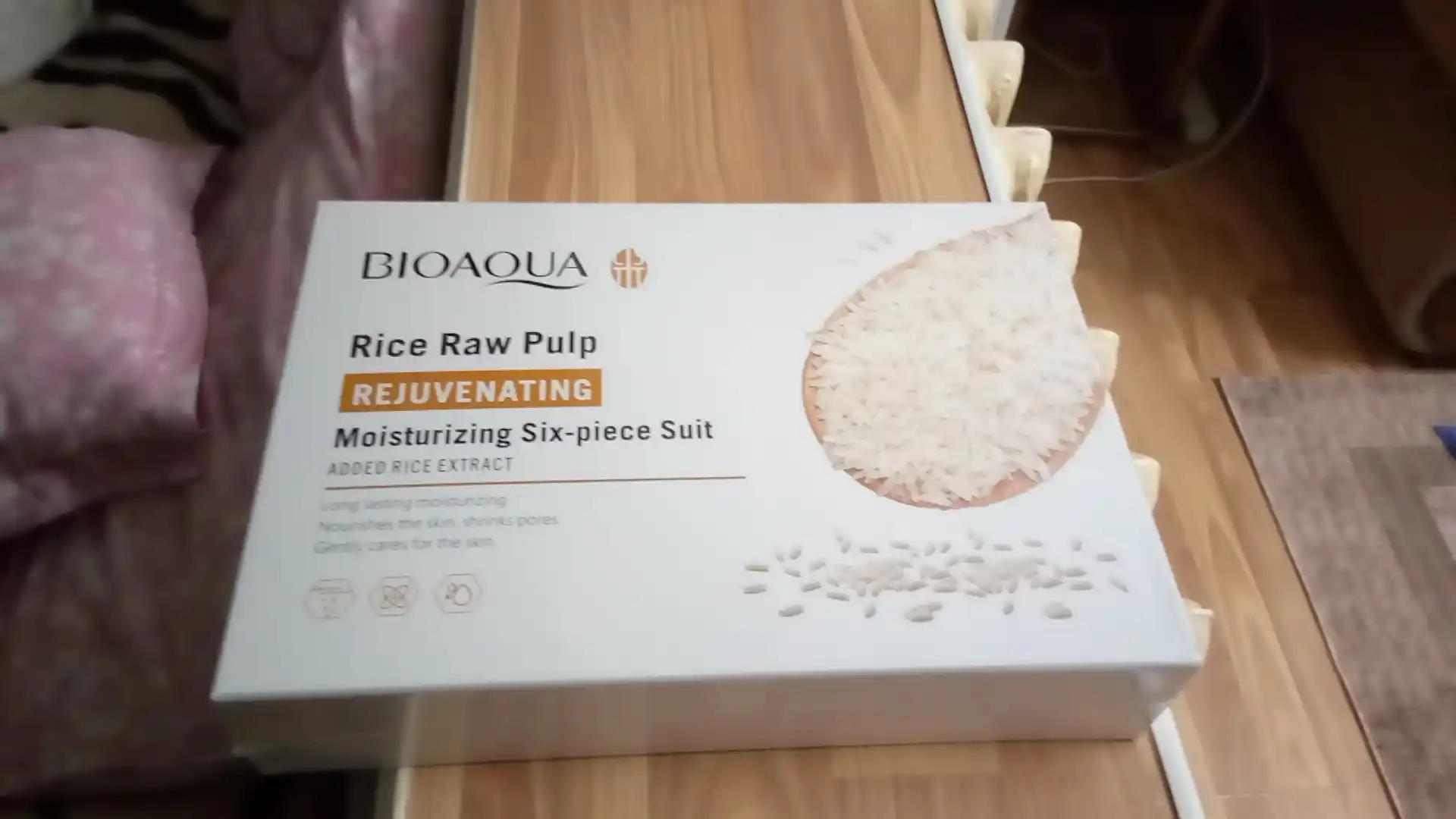 Bioaqua «6 tasi 1 da» yoshartiruvchi yuz parvarishi uchun mini-to'plami