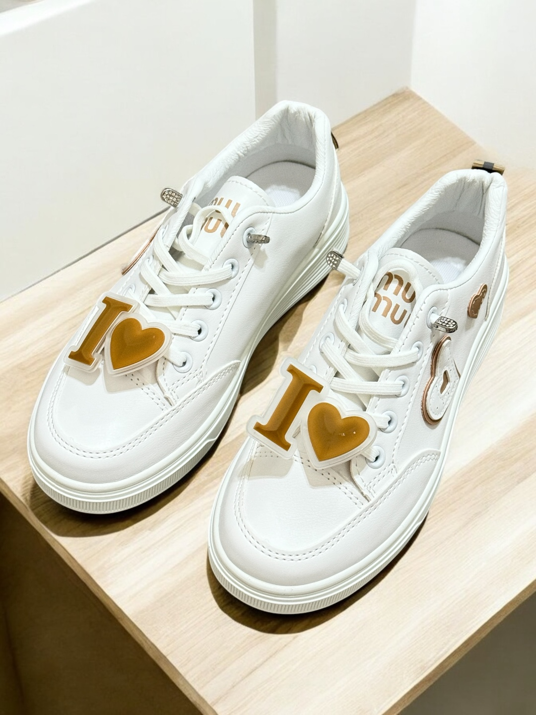 Yoyilgan tizza fotosurati