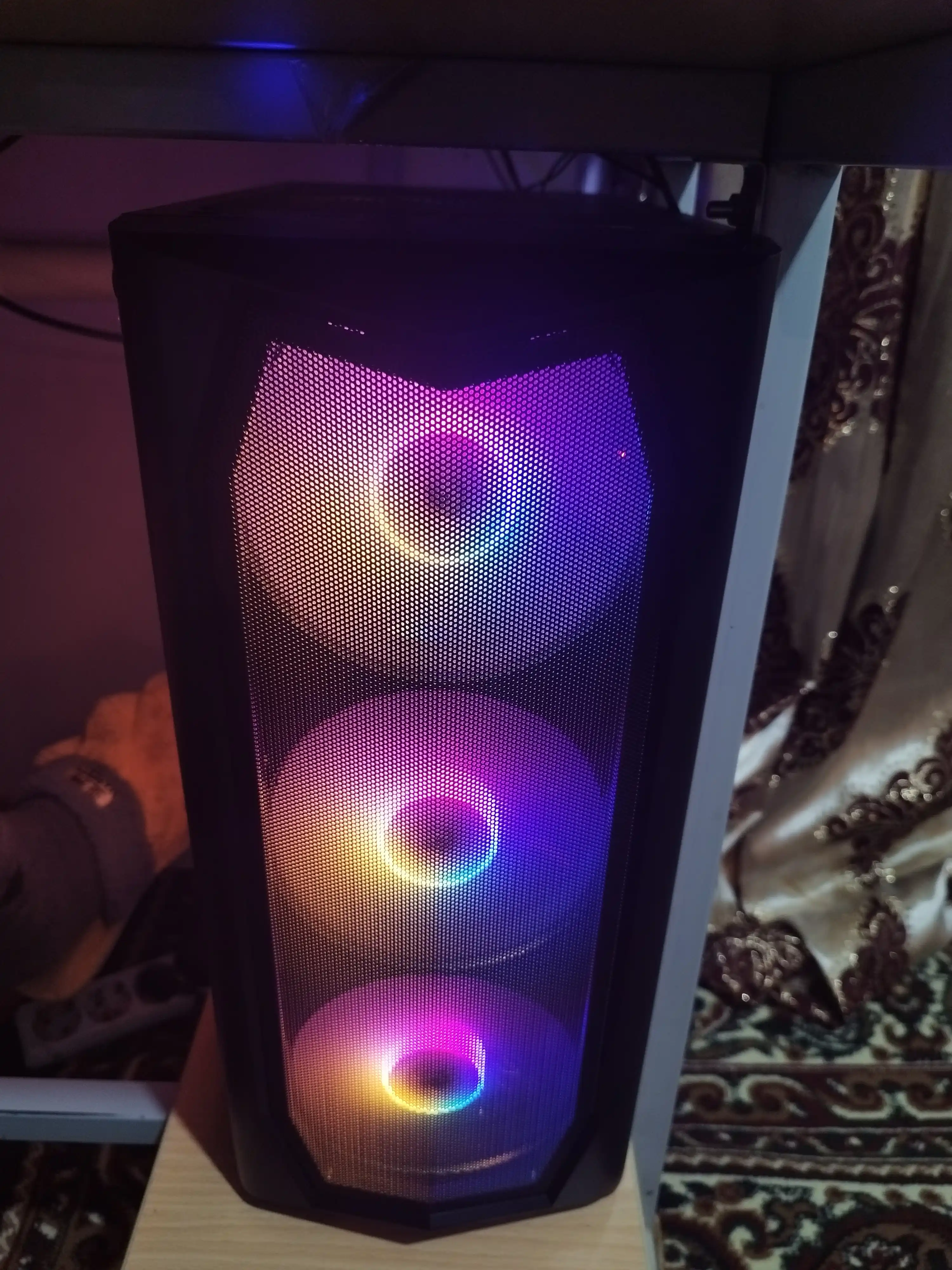 Компьютерный корпус Zalman N4 N4REV.1, 6 кулеров в комплекте, стекло, RGB подсветка
