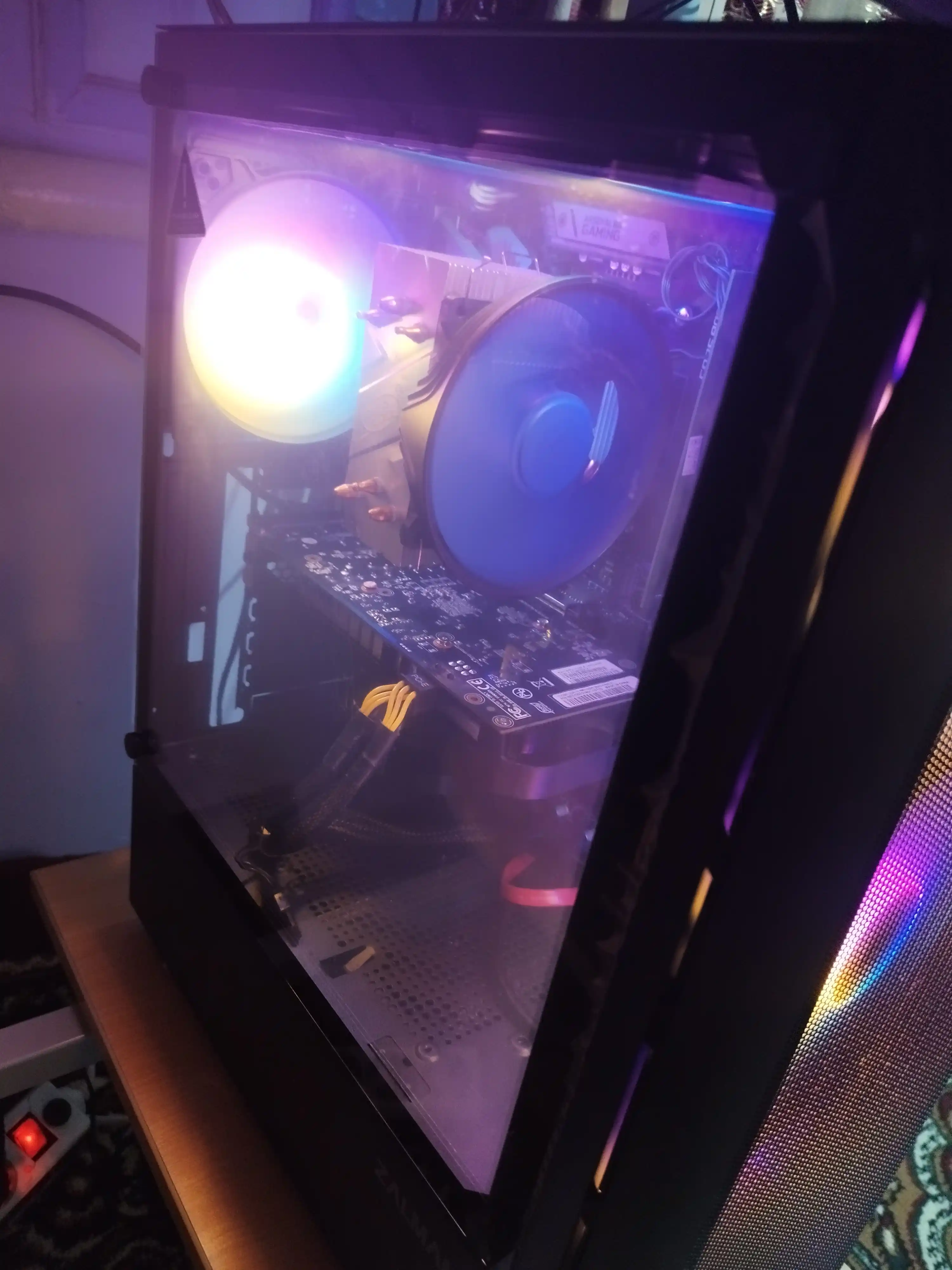 Компьютерный корпус Zalman N4 N4REV.1, 6 кулеров в комплекте, стекло, RGB подсветка