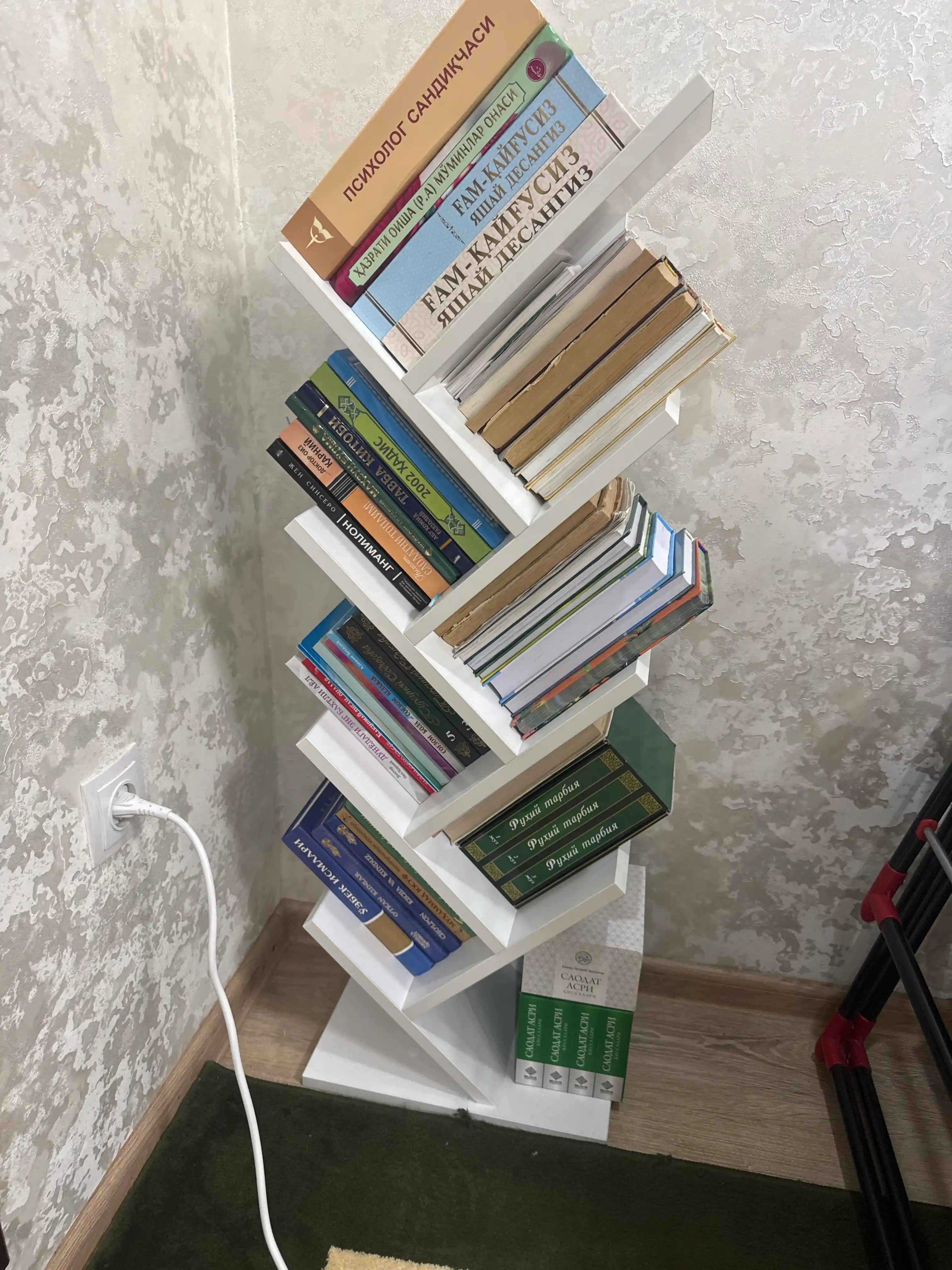 Полка для книг, в форме ёлки, ACACIA, ЛМДФ, 103×35×20 см