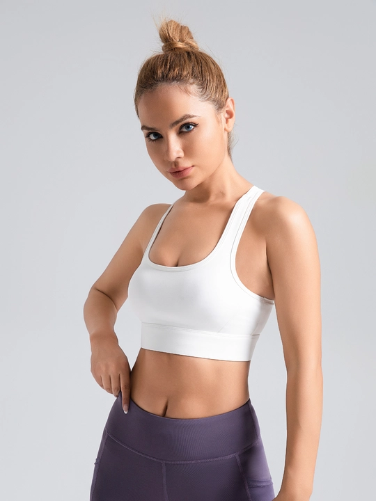 Ayollar sport topi Kioko. Olinadigan chashkali sport to'pi. Ayollar spor kiyimi