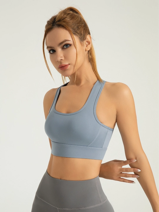 Ayollar sport topi Kioko. Olinadigan chashkali sport to'pi. Ayollar spor kiyimi