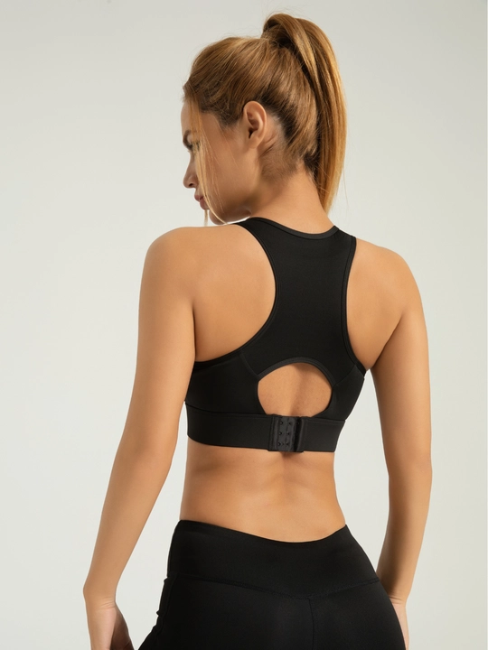 Ayollar sport topi Kioko. Olinadigan chashkali sport to'pi. Ayollar spor kiyimi