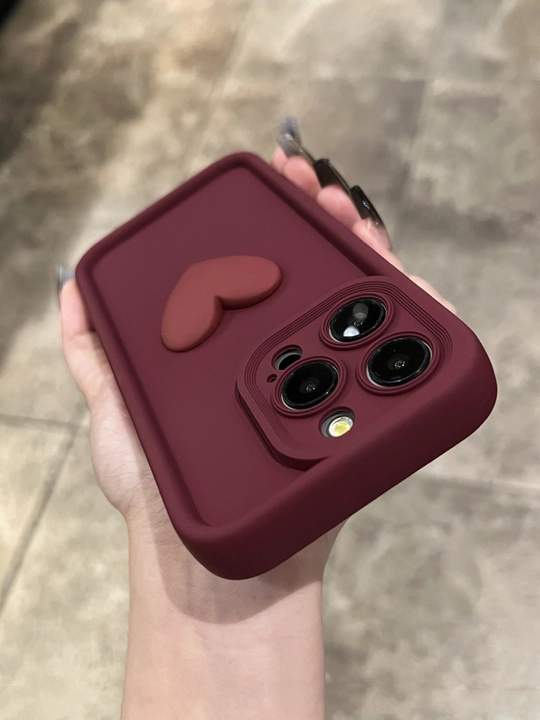 Чехол на iPhone 11, 12, 13, 14, 15, 16 pro, pro max с объемным сердечком - 
