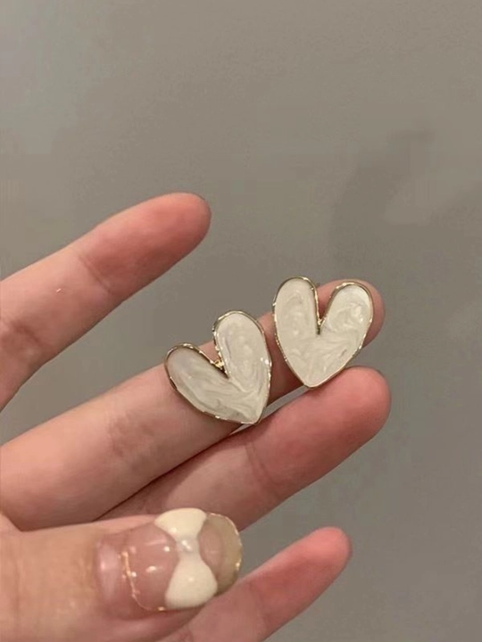 Серьги для женщин