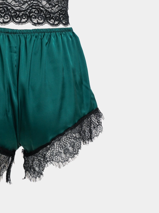 Ayollar ipakli to‘rli pijama, shortik va to‘rli ustki kiyim