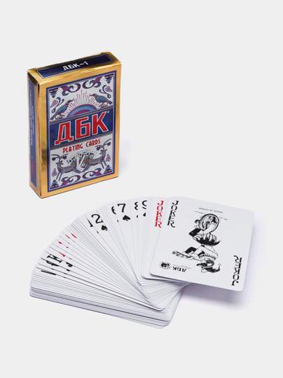 U qollari bilan ayollarning porno yozuvlarini ushlab oldi.