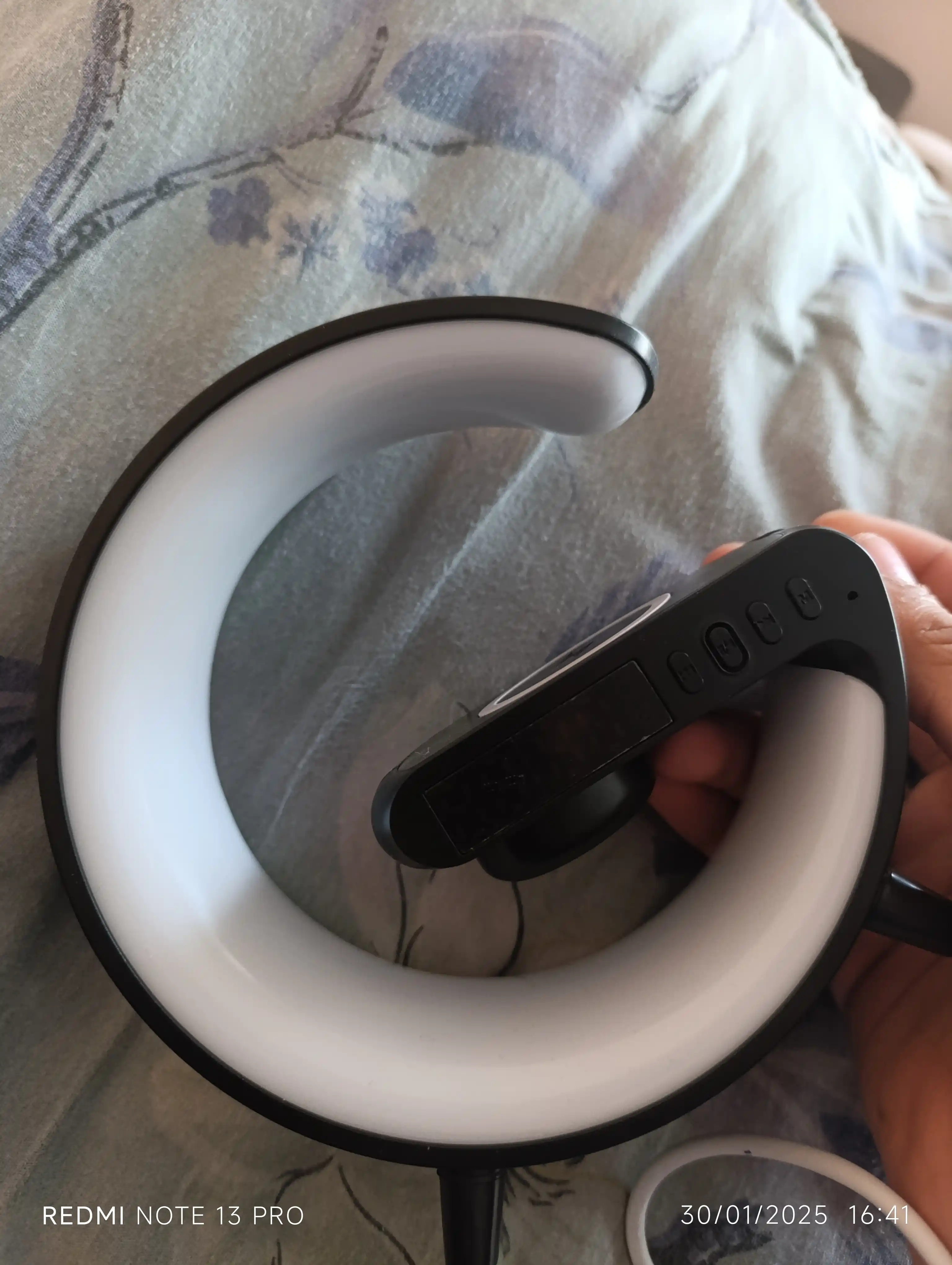 Uyg'otkichli LED tungi chiroqli RGB, aqlli karnay, simsiz telefonni va naushnik zaryadlash