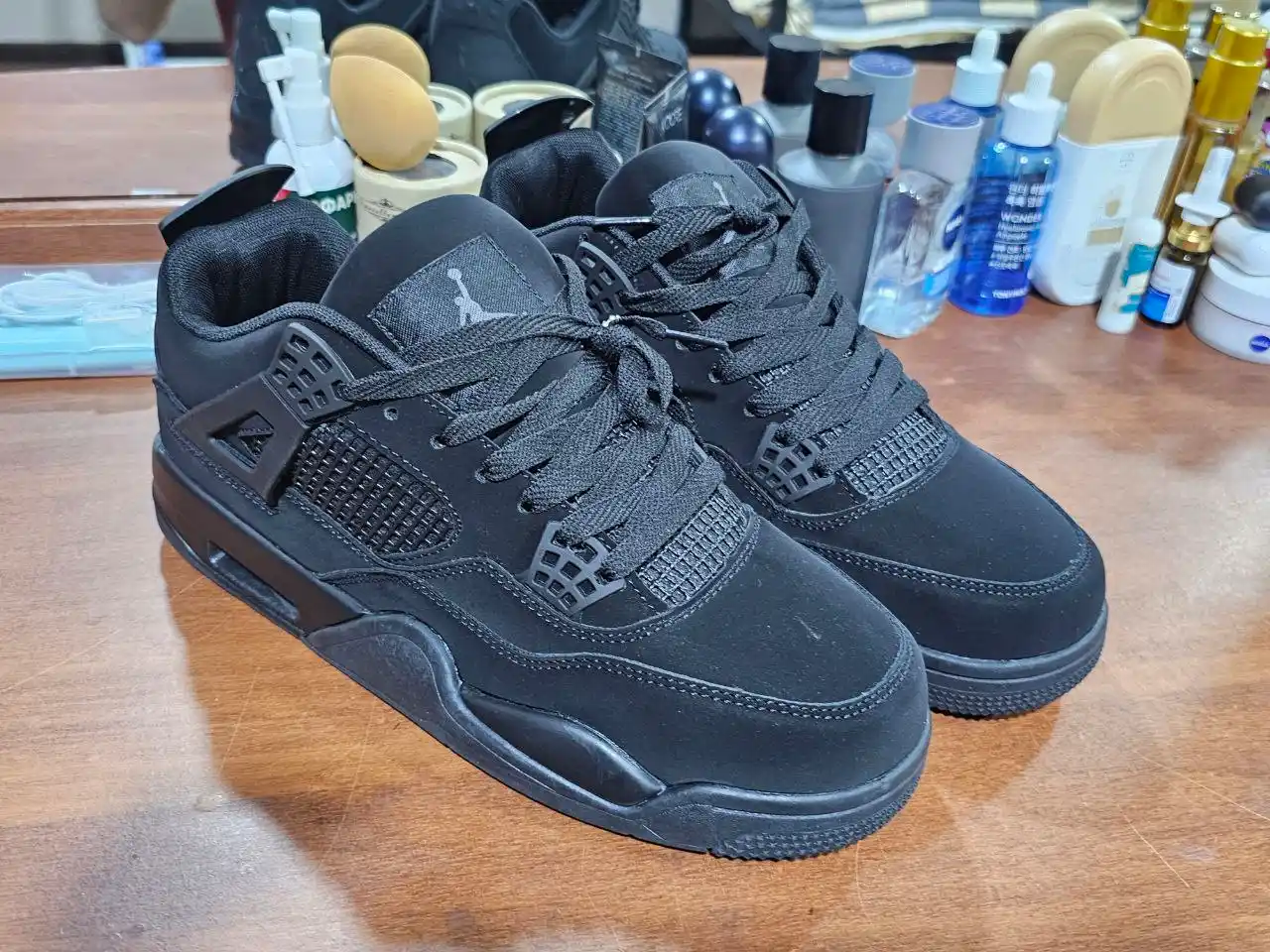 Кроссовки для мужчин DJordans