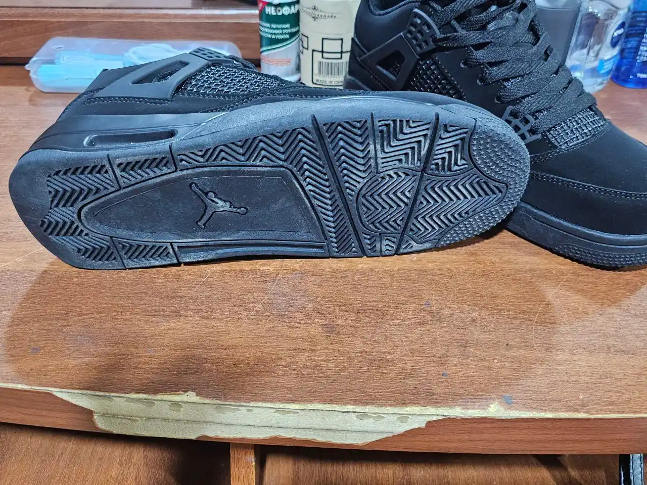 Кроссовки для мужчин DJordans