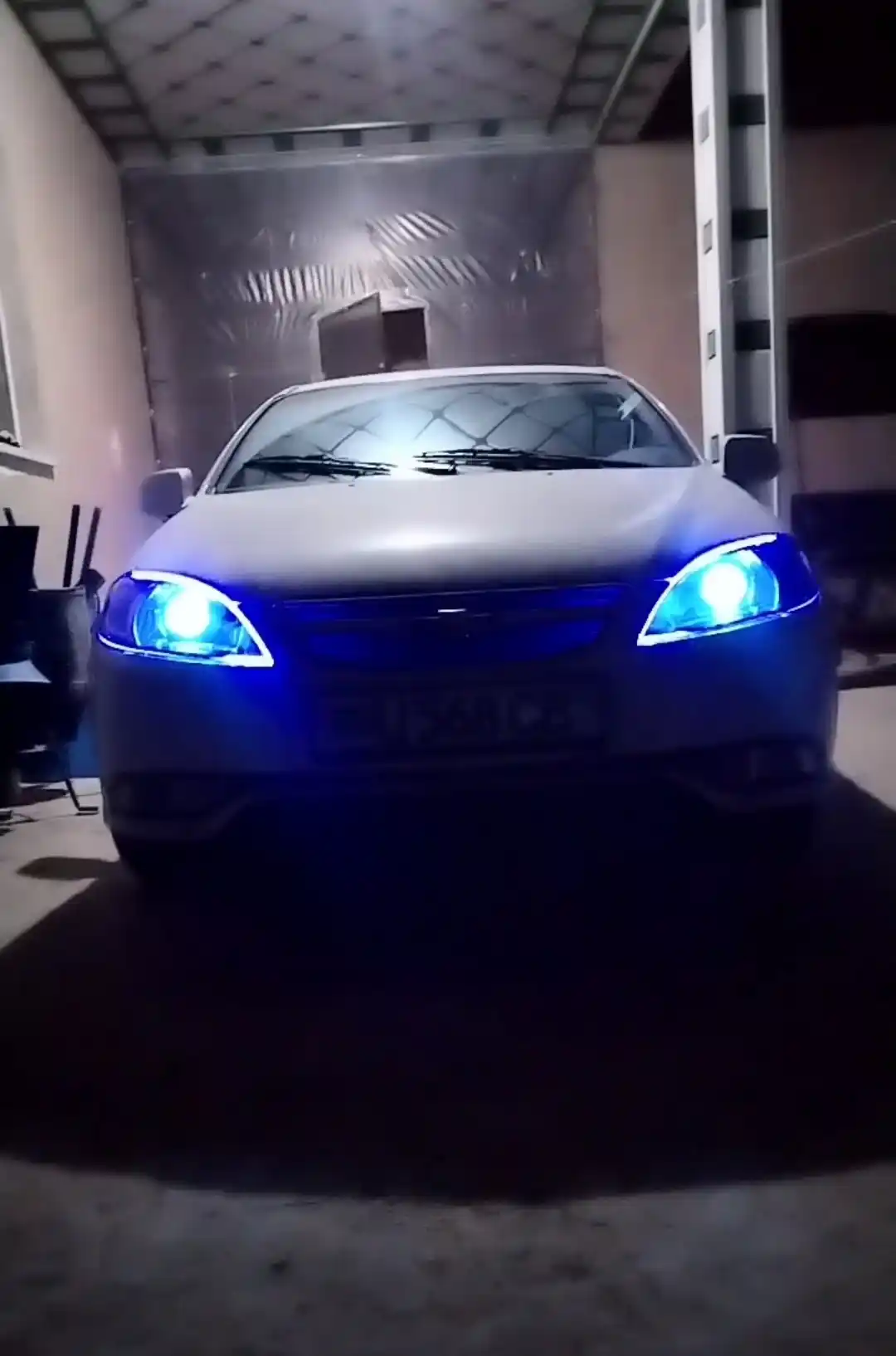 Avtomobil faralari uchun svetadiotli LED lenta, RGB, boshqaruv pulti bilan, 60 sm