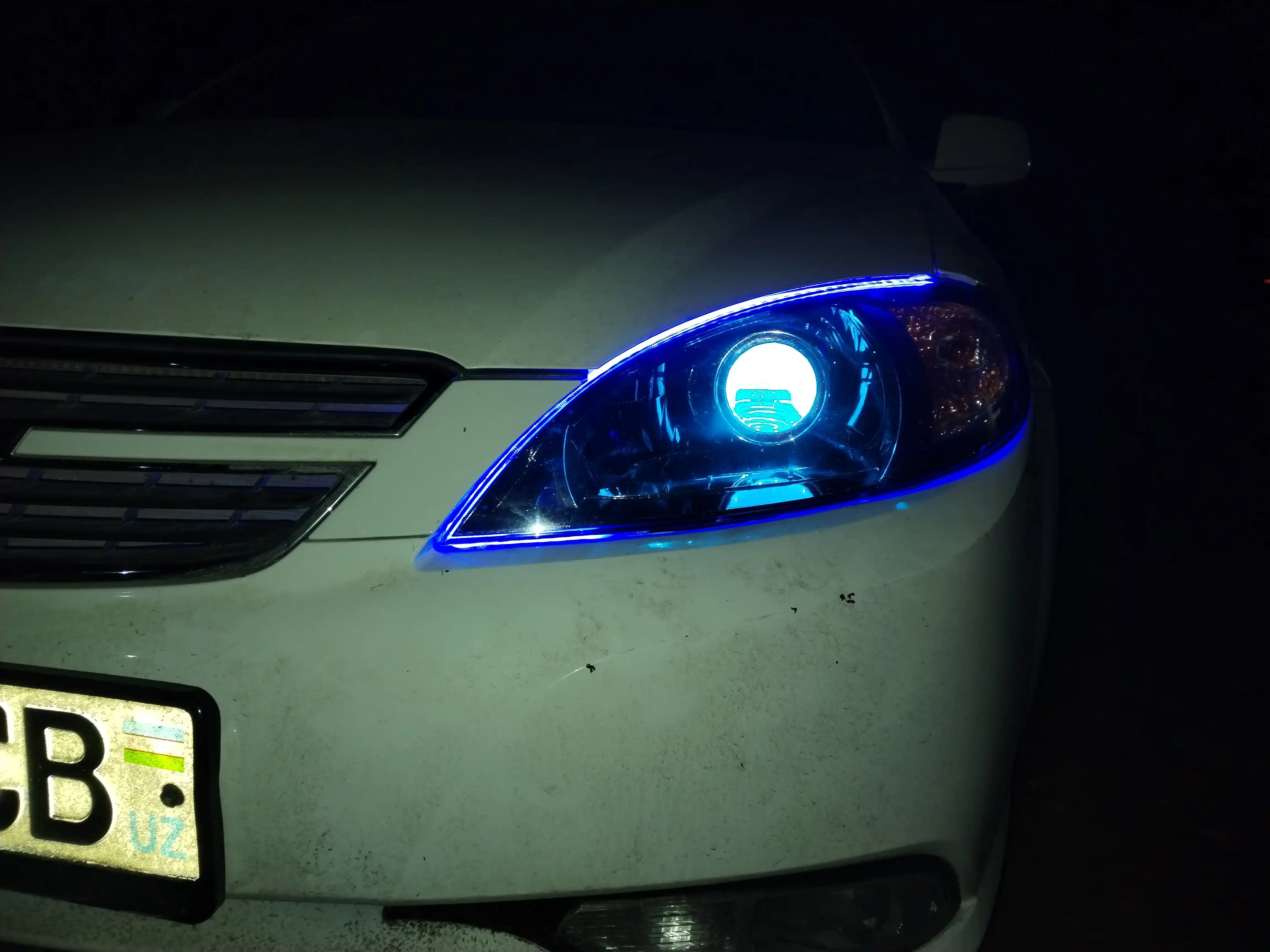 Avtomobil faralari uchun svetadiotli LED lenta, RGB, boshqaruv pulti bilan, 60 sm