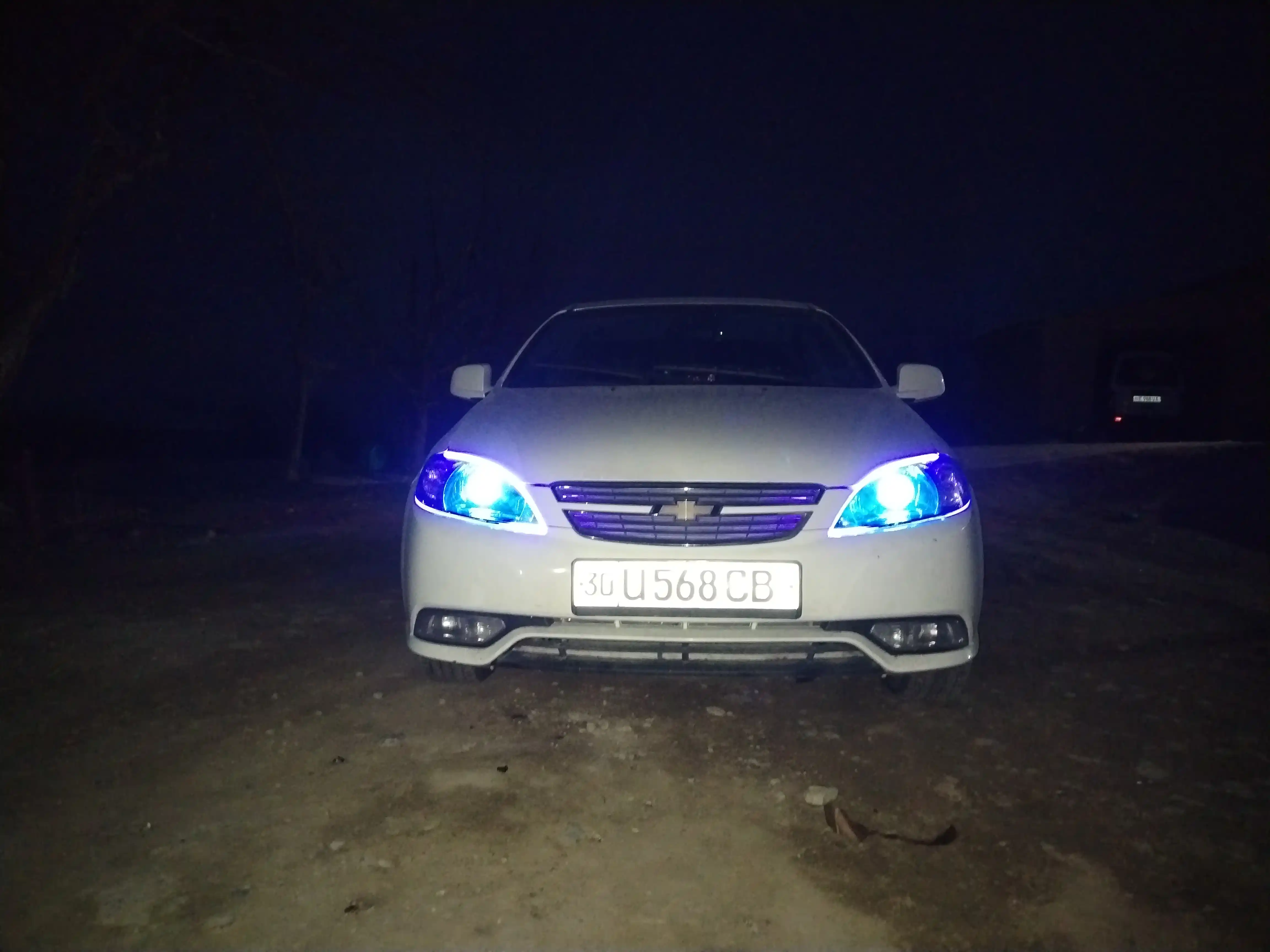 Avtomobil faralari uchun svetadiotli LED lenta, RGB, boshqaruv pulti bilan, 60 sm