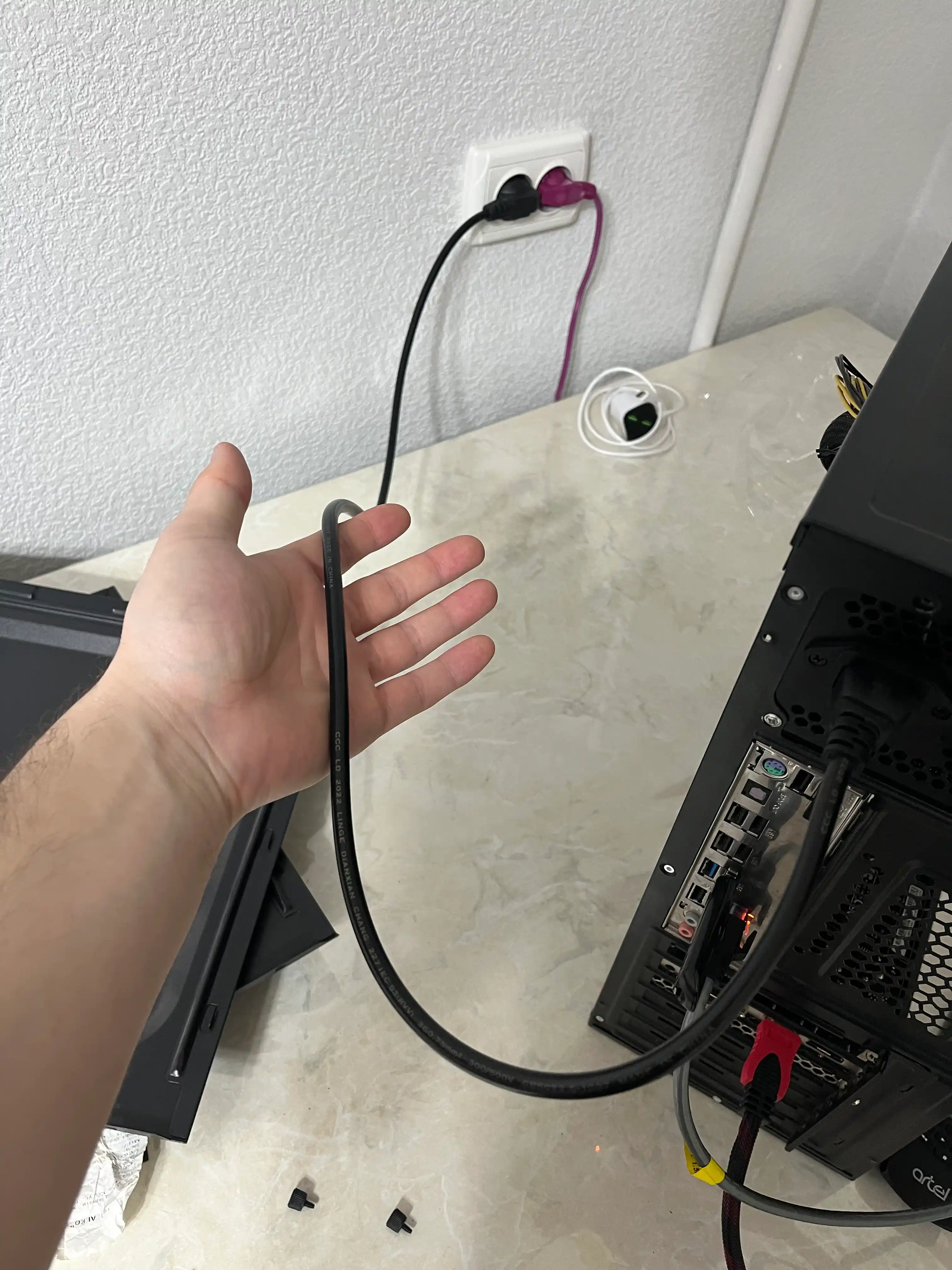 Блок питания XTECH 550 W, кабель питания в подарок