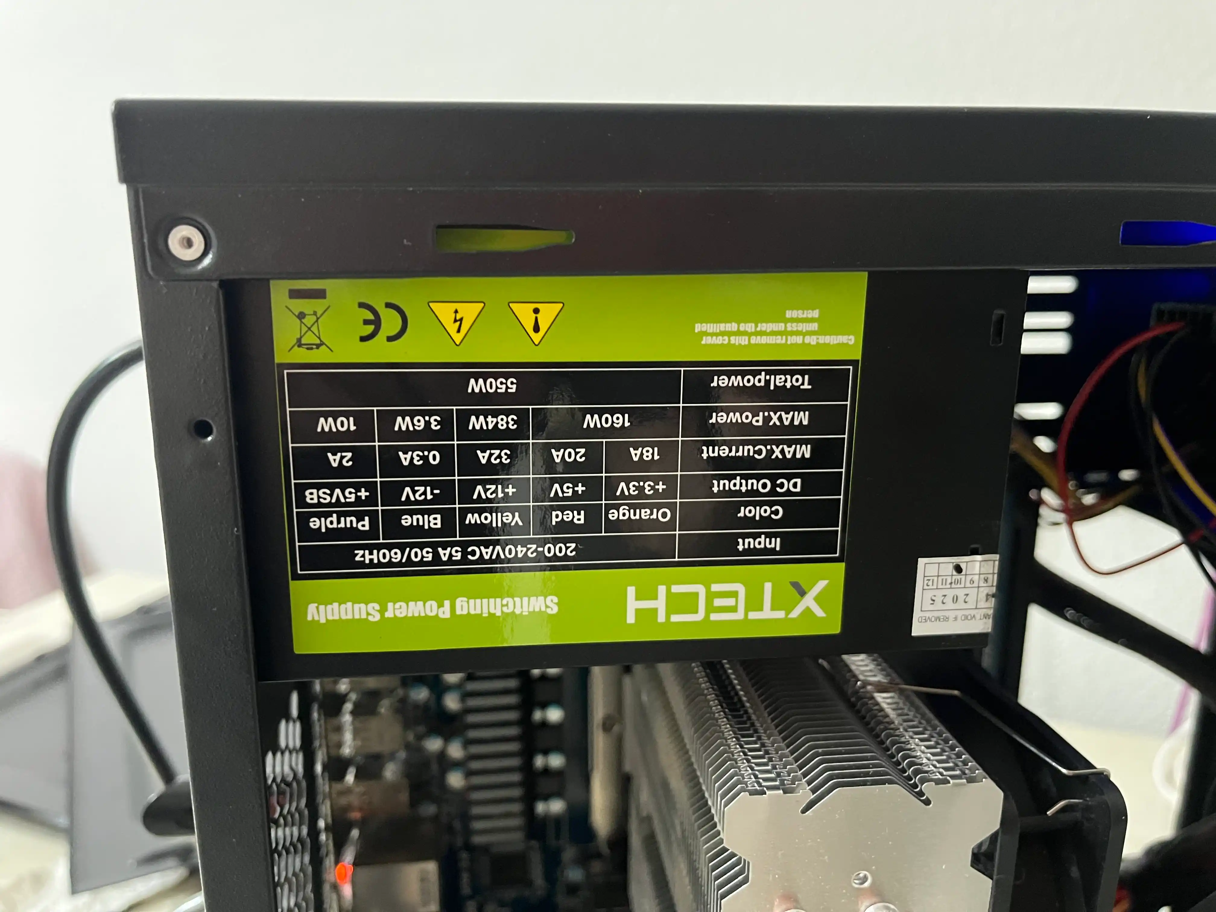 Блок питания XTECH 550 W, кабель питания в подарок