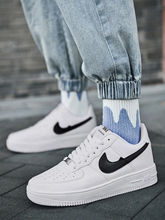 Erkaklar uchun kuzgi krossovkalar AIR FORCE1 CLASIC universal sifatli krossovkalar