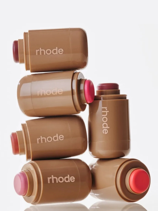 Kremli rumyana Rhode Pocket Blush: universal, uzoq muddatli, namlovchi