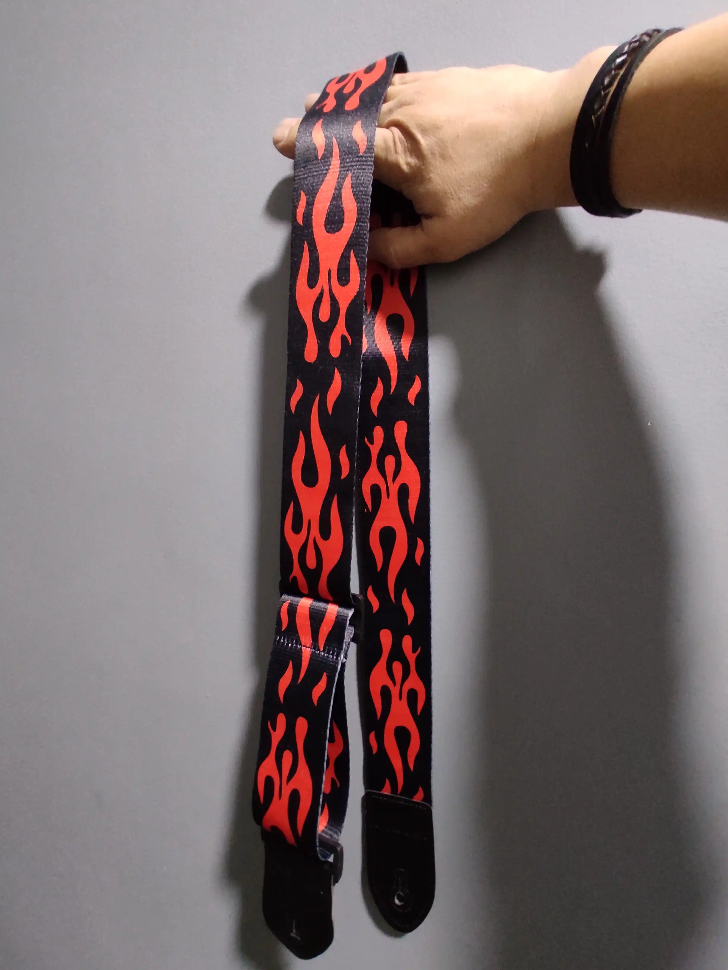 Gitara, ukulele tasmasi, sozlanishi