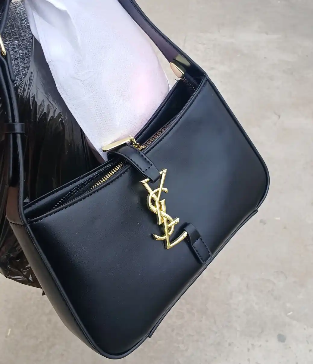 Ysl va herms ayolar yelkali sumkasi ekocharm qora, jigarang, rozivy ranglarda arzon,sovg'a