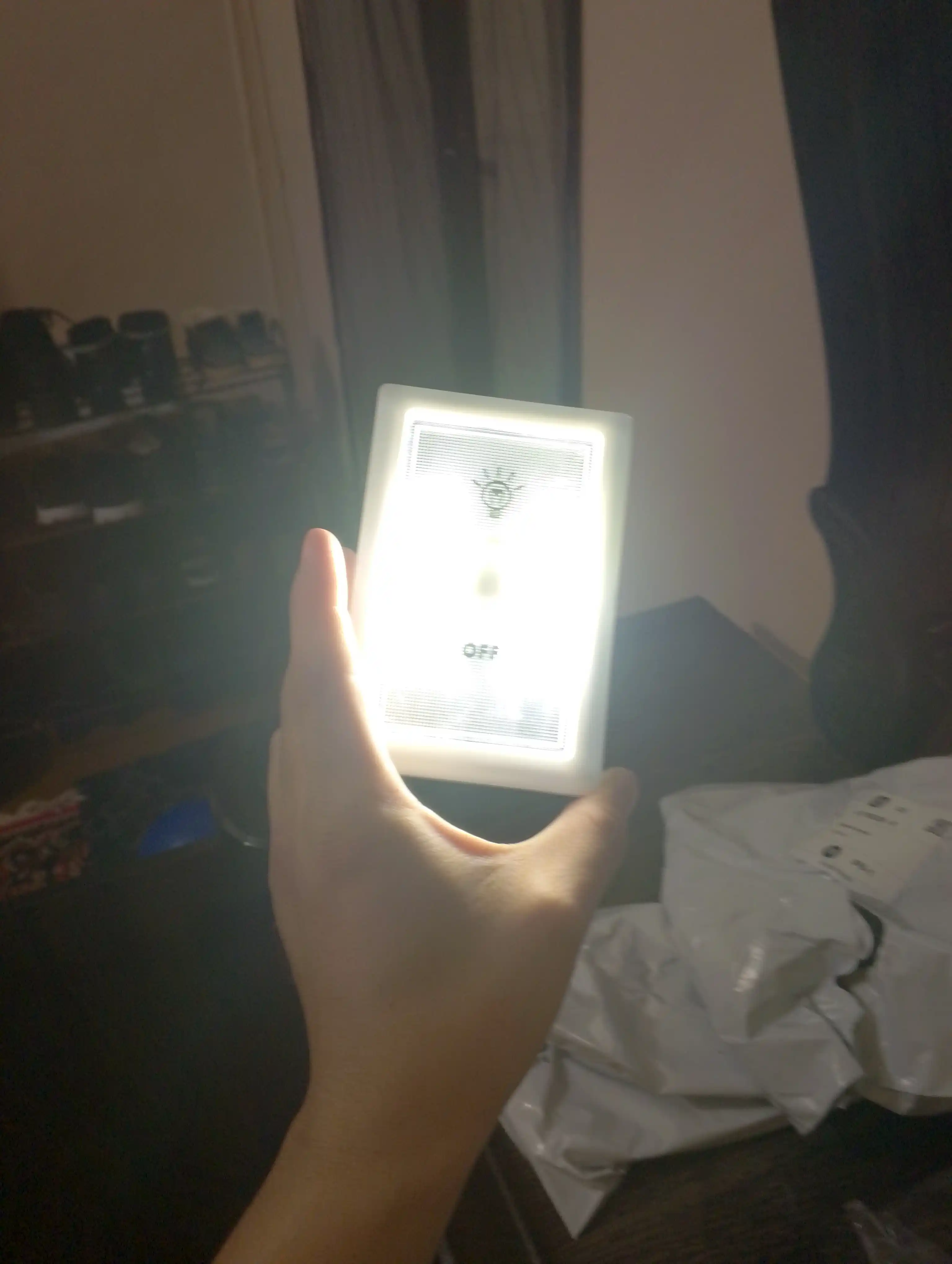 Simsiz COB LED kalit chiroq, batareykali devor va shkaf yoritgichi