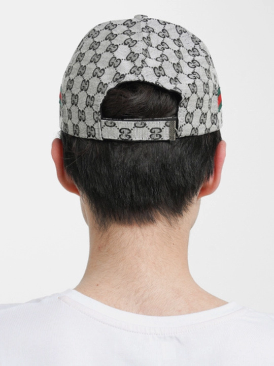 Universal kepka beysbolka