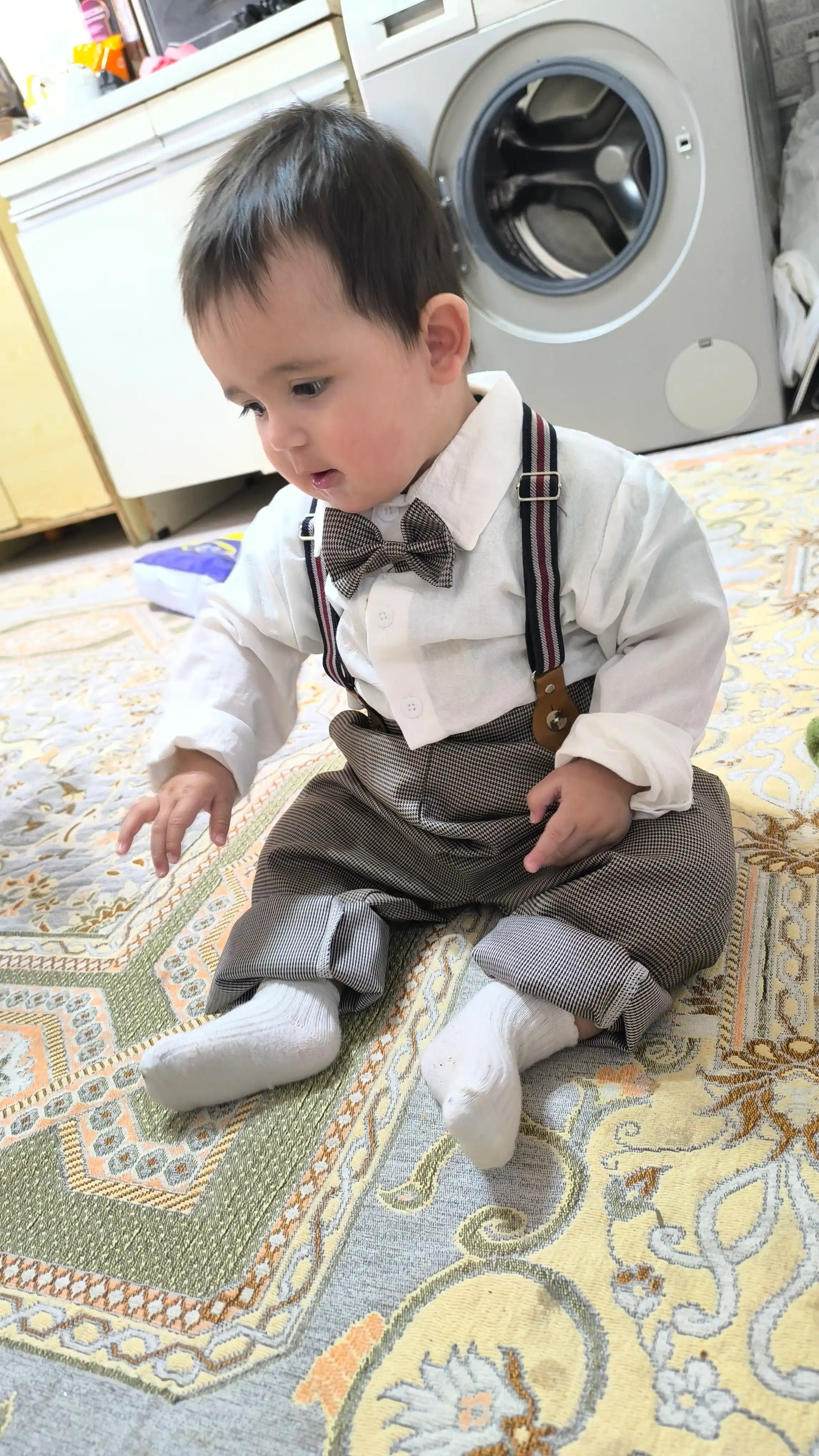 Klassik bayram kostyumi O'g'il va qiz bolalar uchun