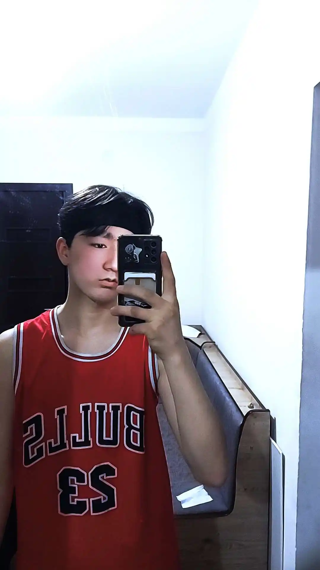 Boshga sochlar uchun sport tasmasi