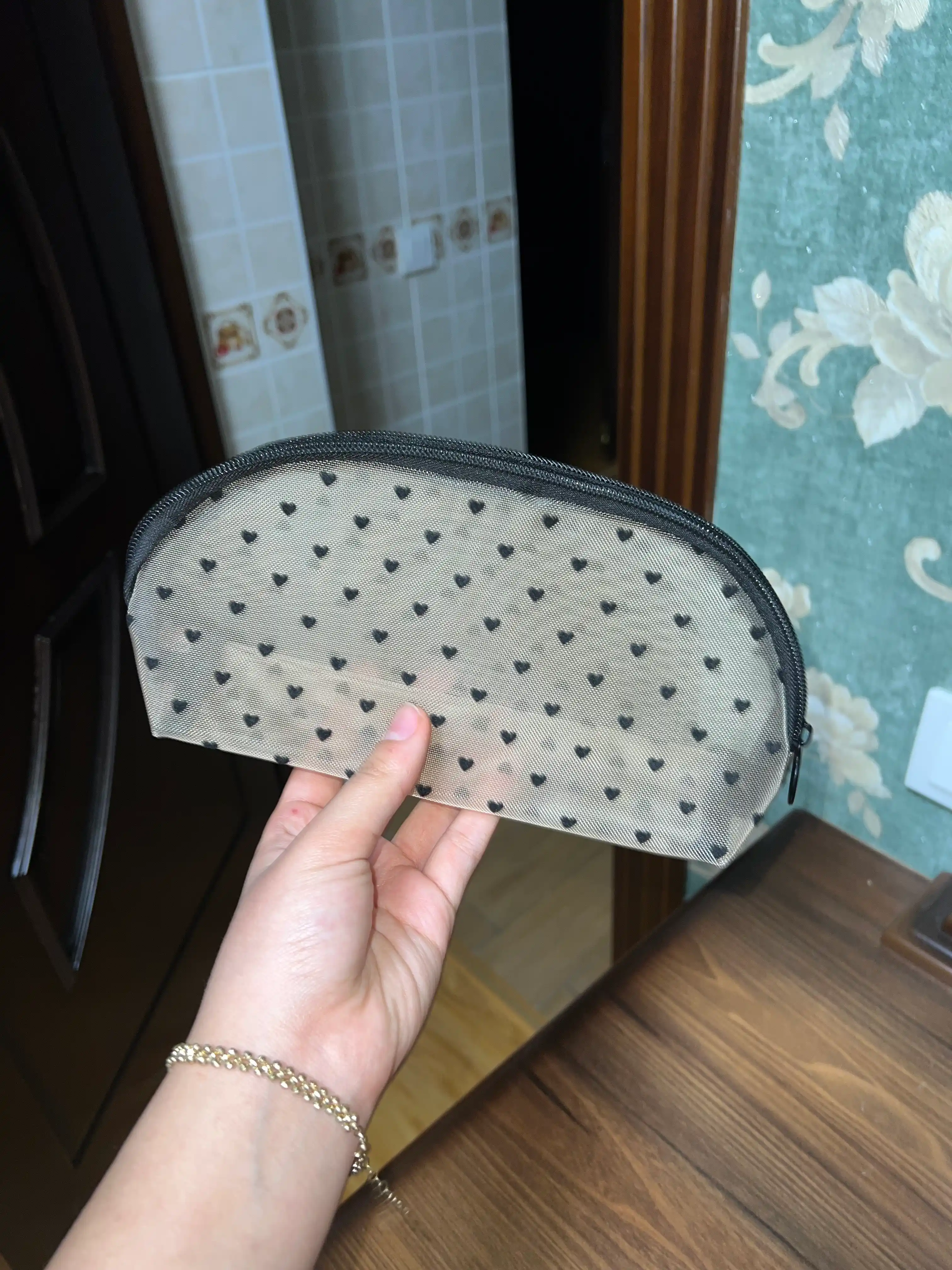 Kosmetik sumka ayollar uchun, ixcham