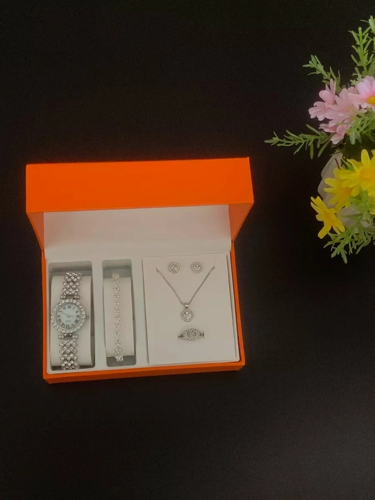 Komplekt taqinchoqlar, soat, uzuk, sirga, ayollar uchun bayram sovg'asi