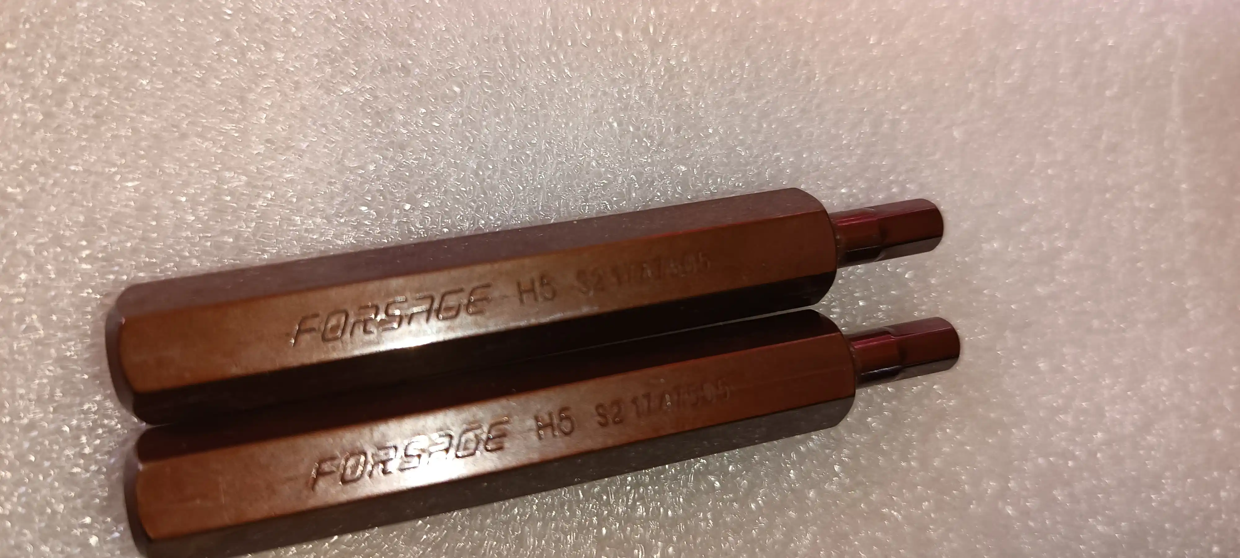 Набор бит Forsage F-4401D с битодержателями, 40 предметов в пластиковом кейсе
