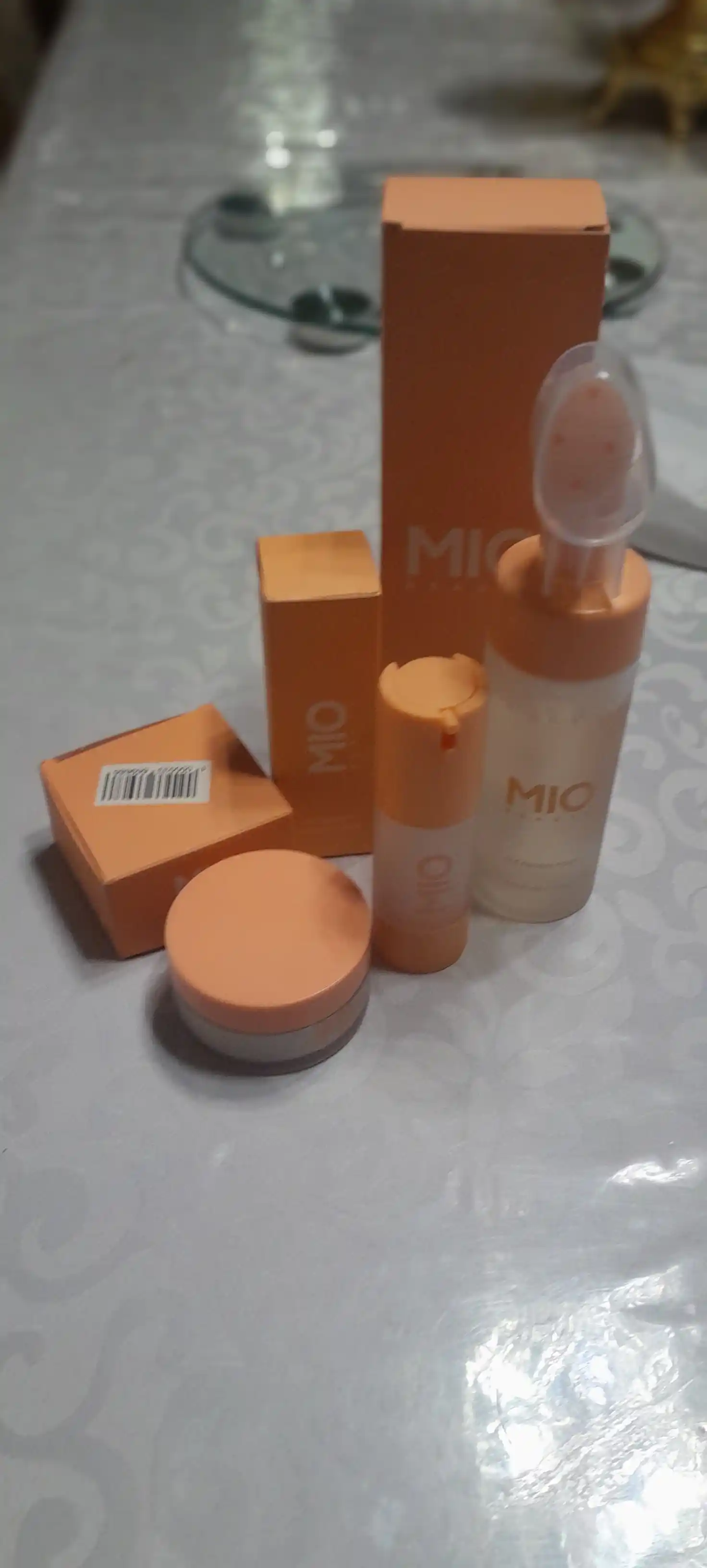 Ajinlarga qarshi oltin krem - Mio Beauty