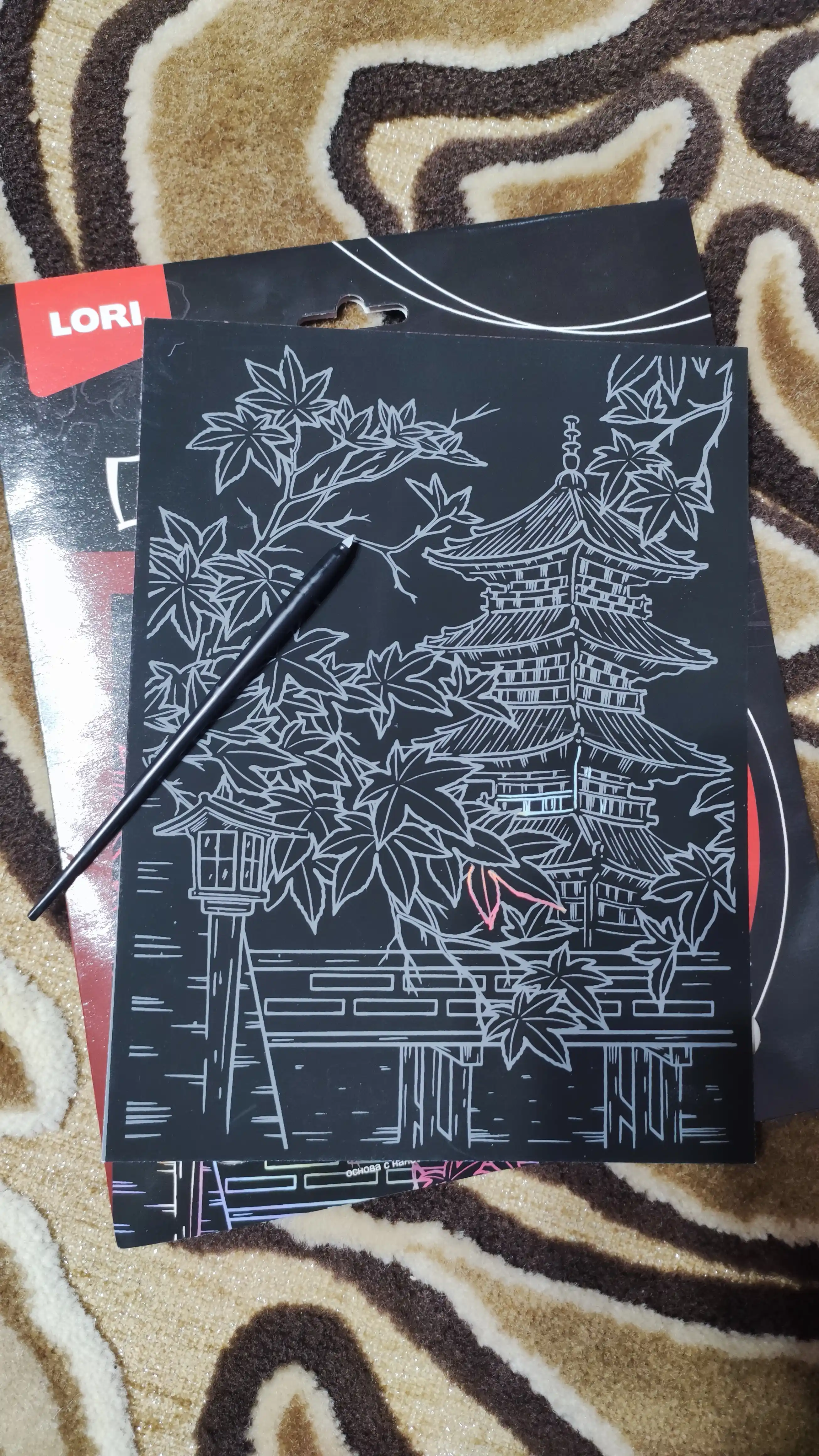 Skratching, 18*24 sm, Yaponiya "Maple at Temple" Gr-750