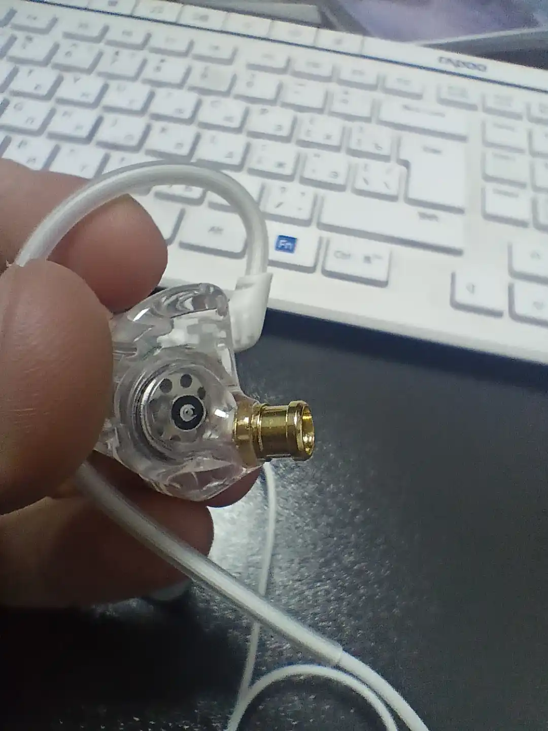 QKZ, AK3 simli musiqa quloqchinlari, AUX ulanishi, yuqori aniqlikdagi audio