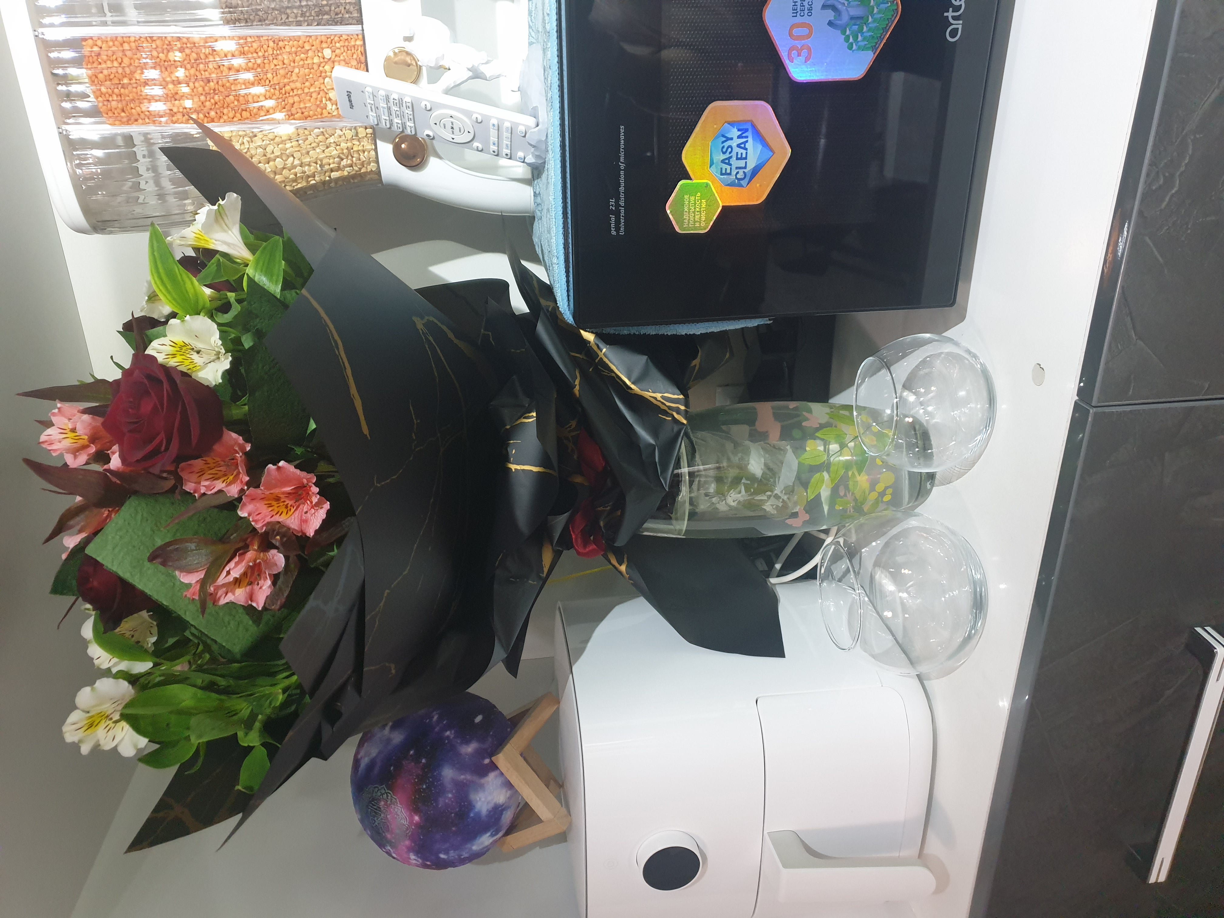 Gullar va mayda buyumlar uchun mo‘ljallangan shisha va dumaloq vaza Pasabahce Flora 10 sm