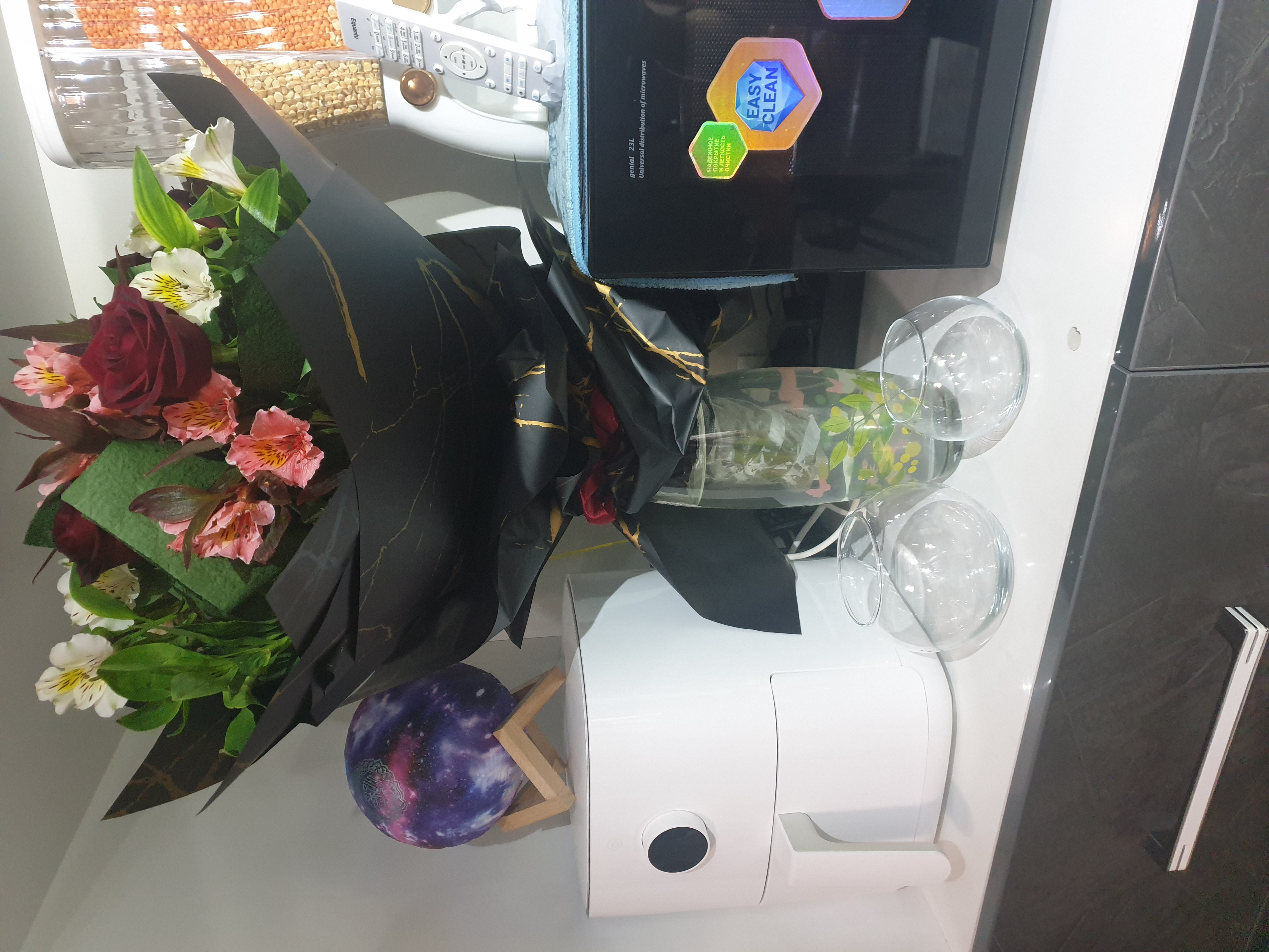 Gullar va mayda buyumlar uchun mo‘ljallangan shisha va dumaloq vaza Pasabahce Flora 10 sm