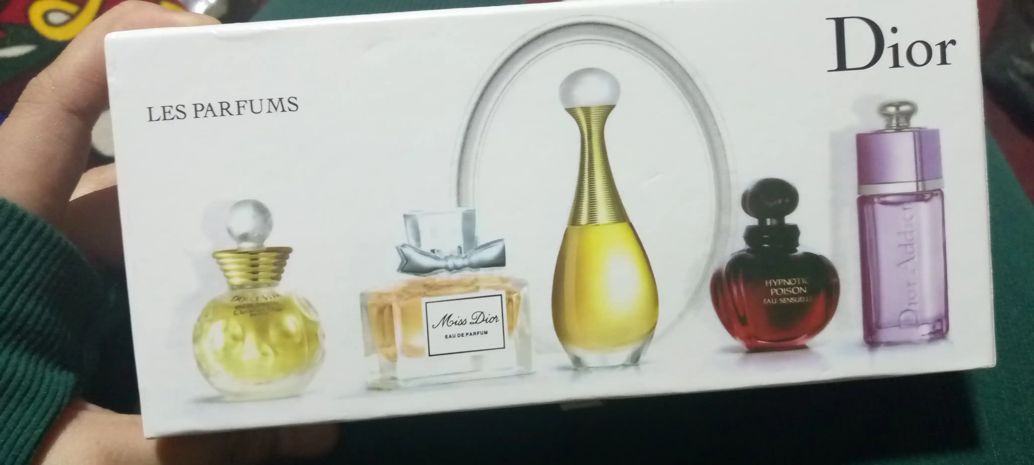 Sovg'a uchun atirlar to'plami Les Parfumes, ayollar va qizlar uchun, 5 tasi 1 da