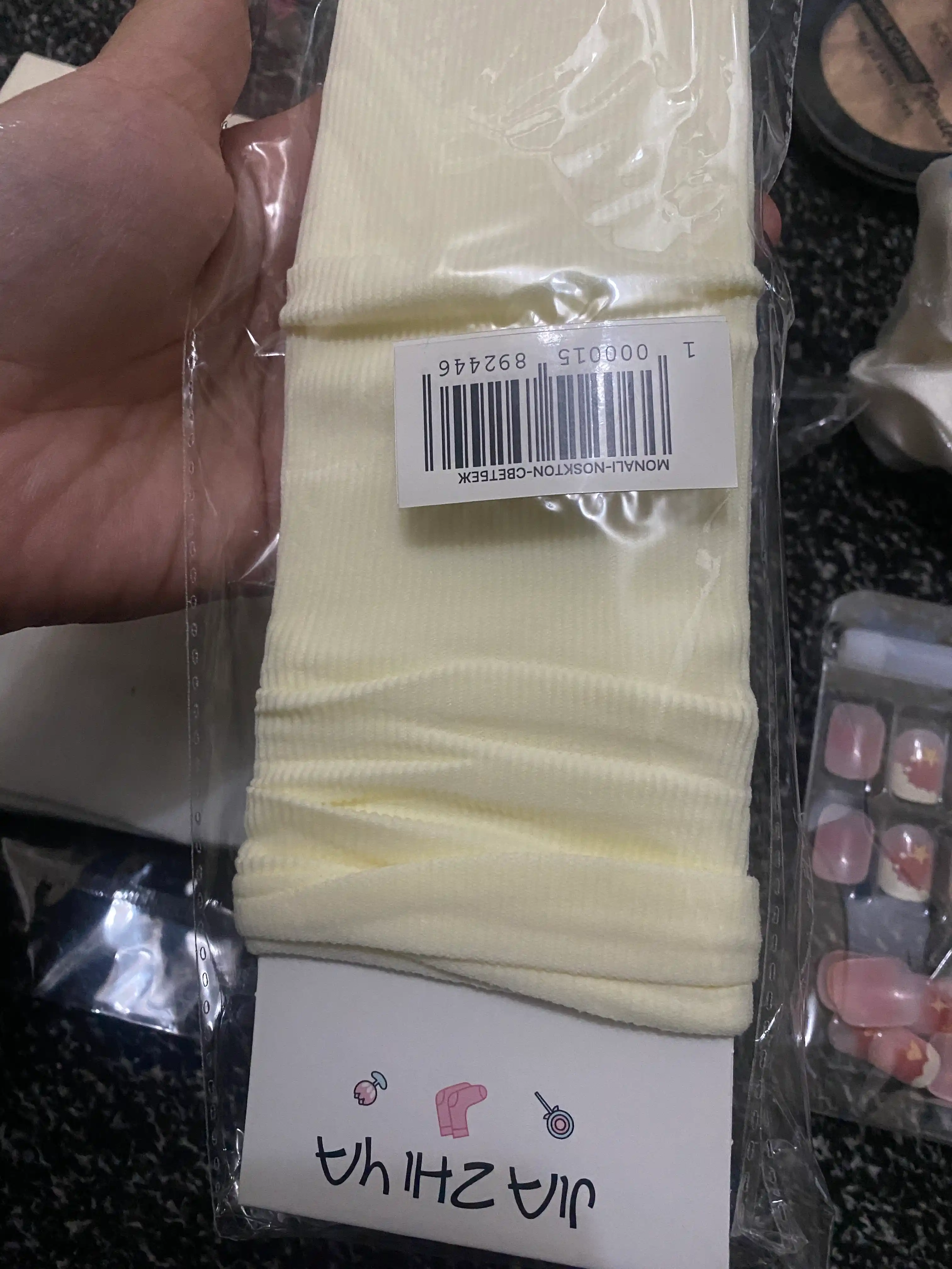 Ayollar paypoqlari nozik, nafas oladigan, uzun, silliq