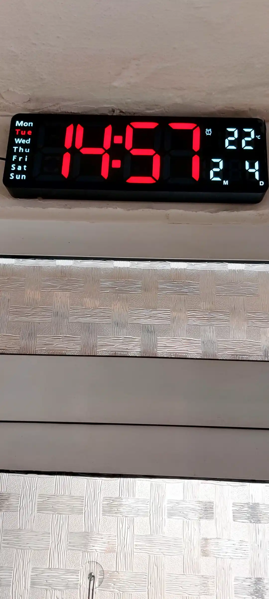 Elektron stol soati, budilnik, kalendar, xona harorati o'lchovchi, aqlli soat
