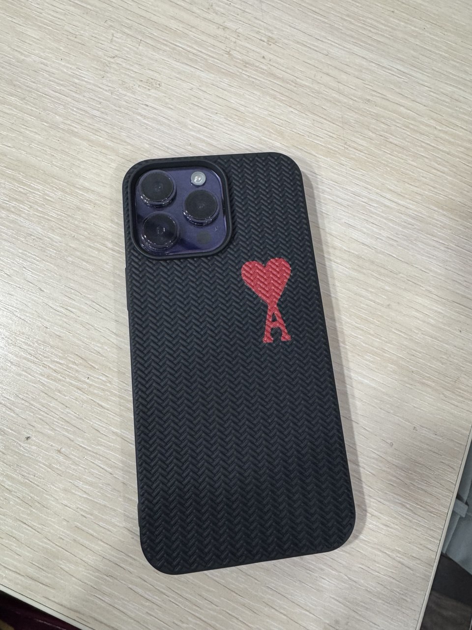 IPhone 12, 13, 14, 15, 16, 17 pro va ProMax uchun Ami Paris g'ilofi